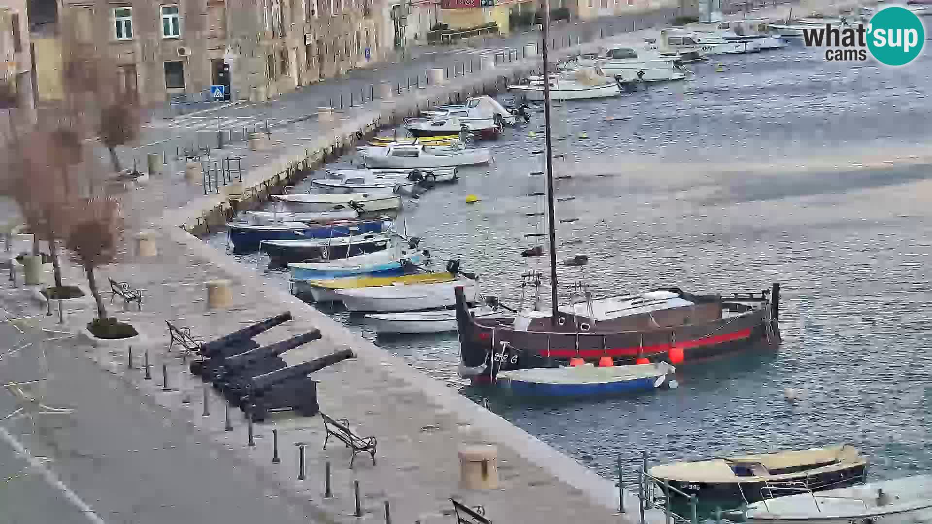 Kamera u živo Senj – Panoramski pogled na senjsku rivu