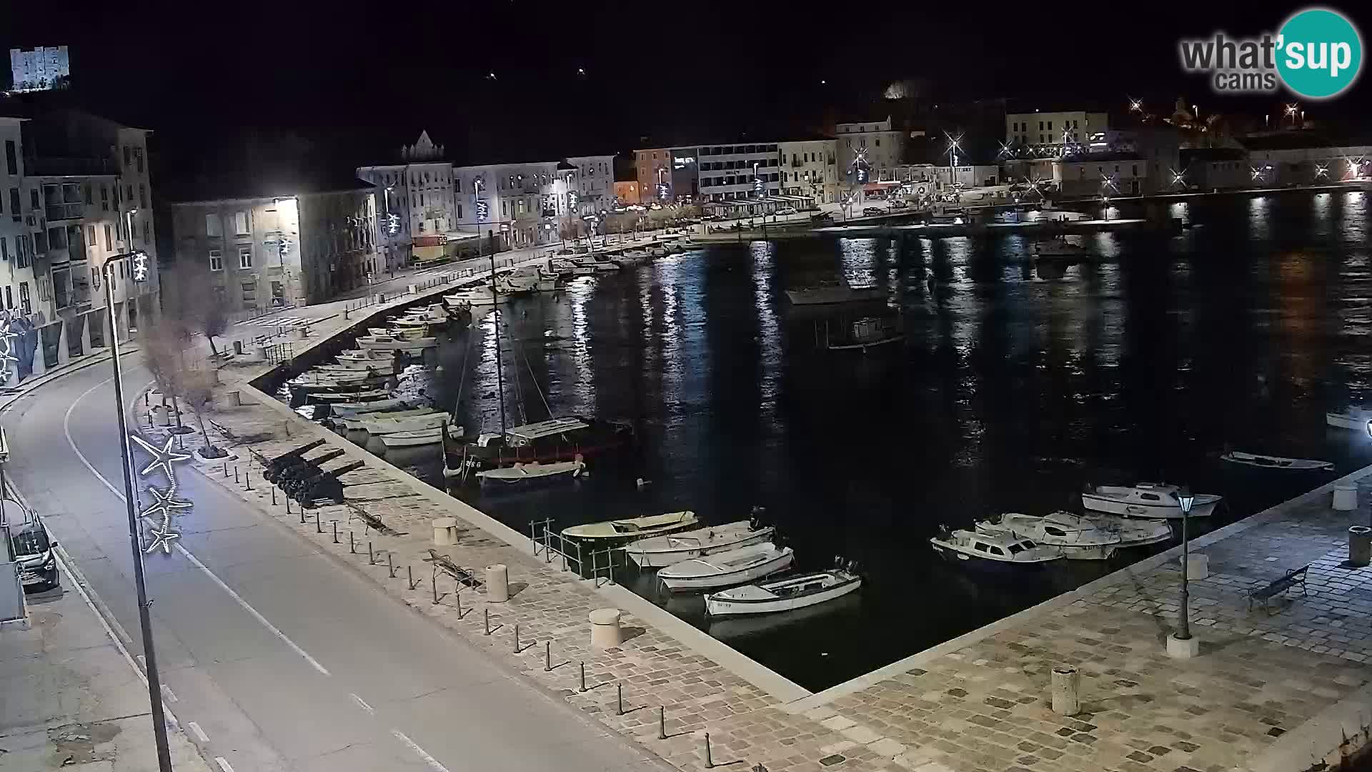 Kamera u živo Senj – Panoramski pogled na senjsku rivu