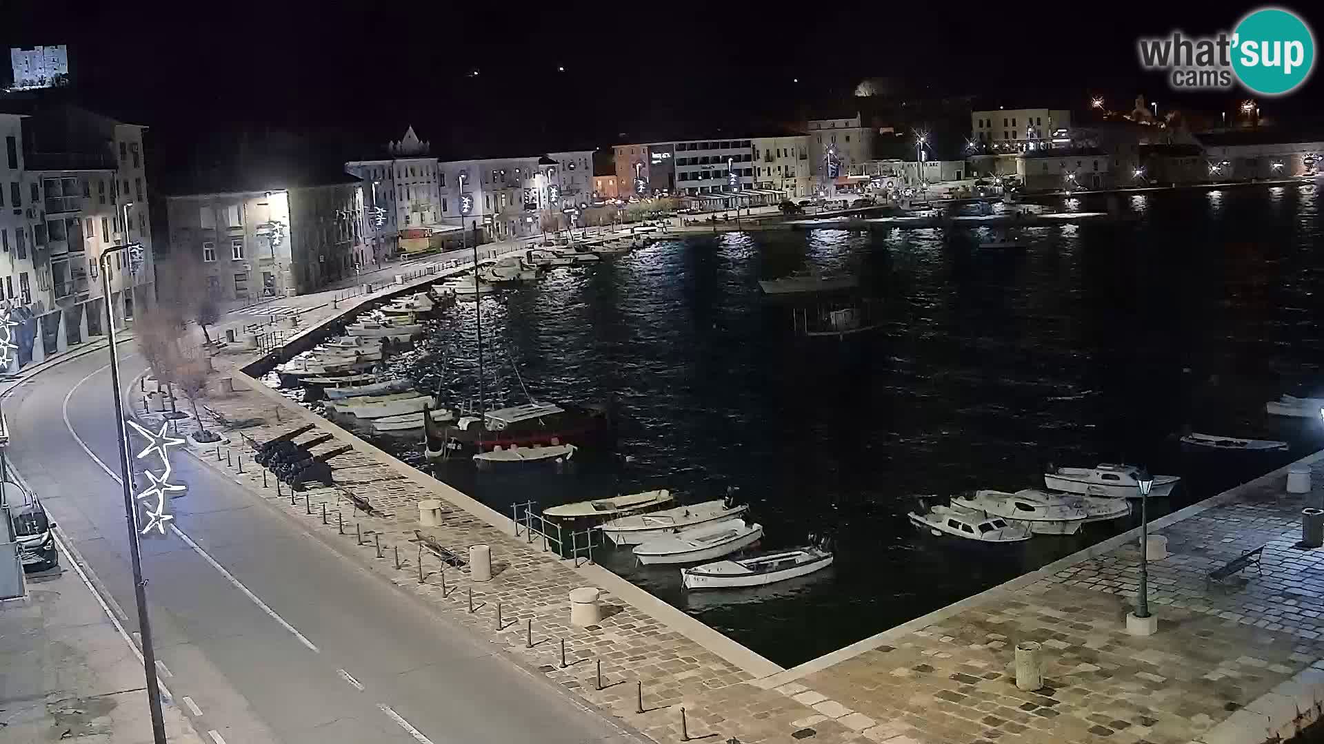 Kamera u živo Senj – Panoramski pogled na senjsku rivu