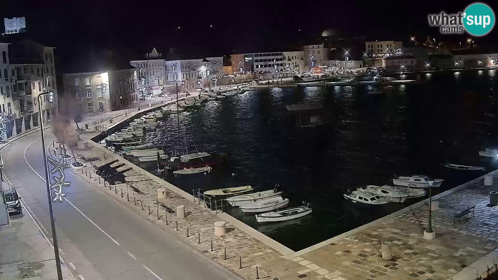 Kamera u živo Senj – Panoramski pogled na senjsku rivu