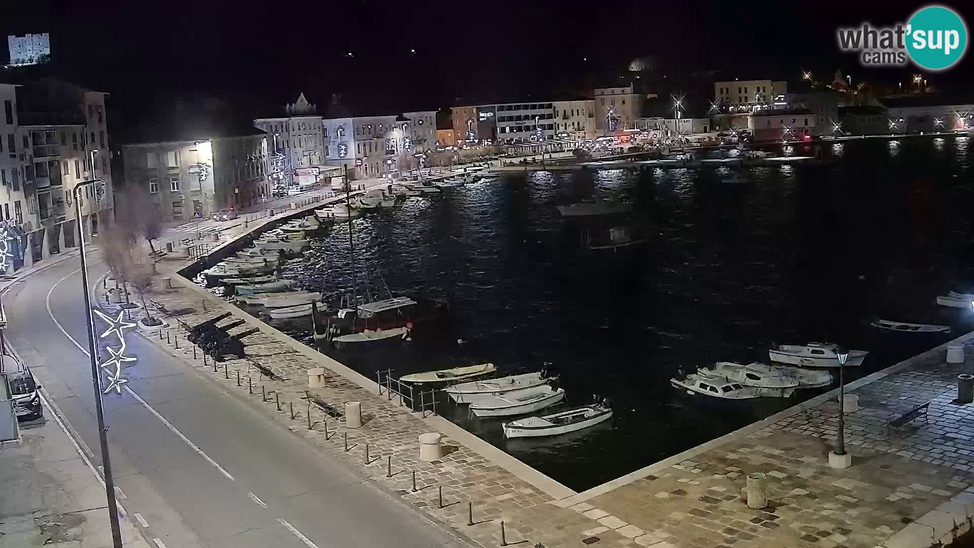 Kamera u živo Senj – Panoramski pogled na senjsku rivu