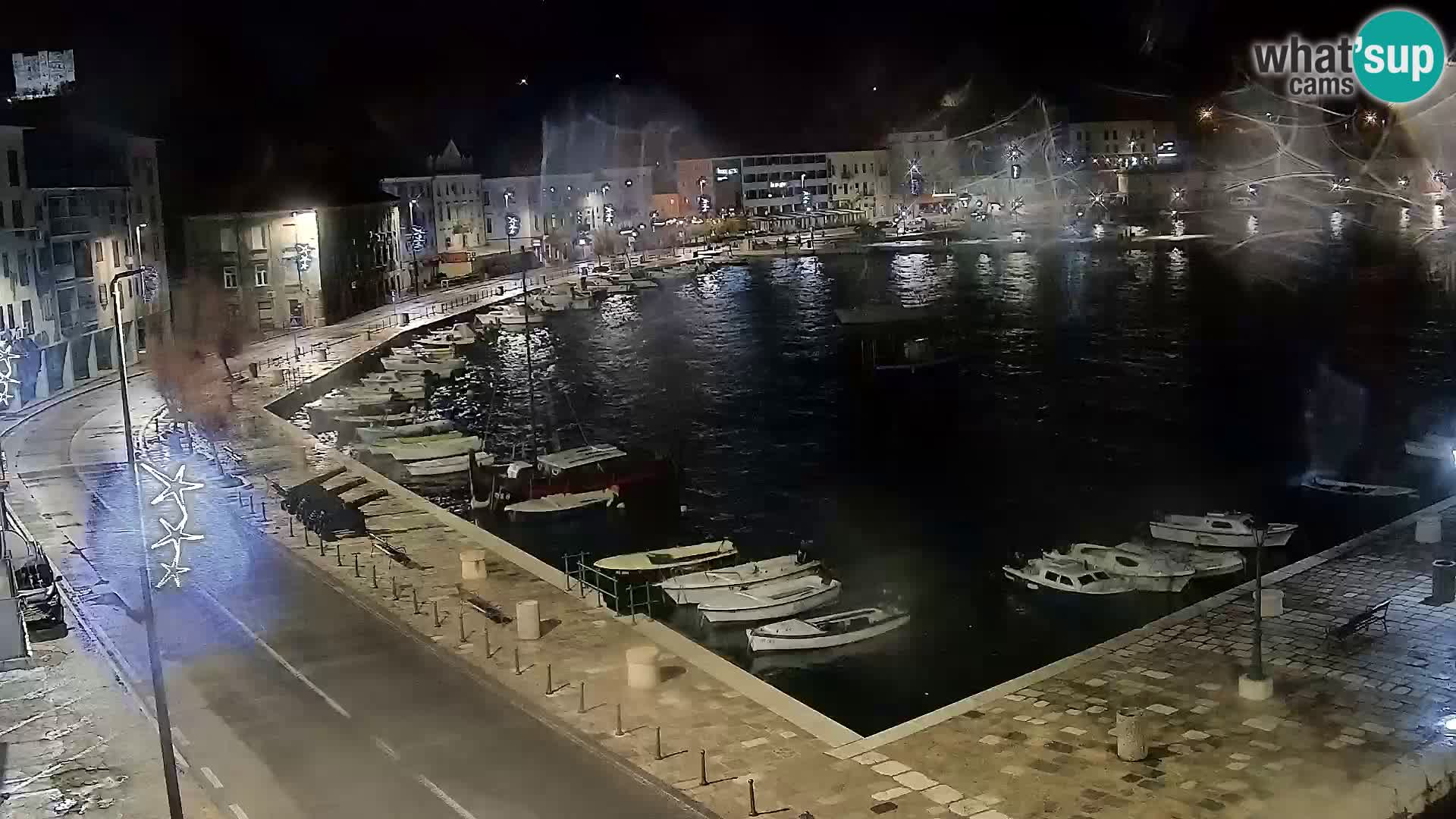 Kamera u živo Senj – Panoramski pogled na senjsku rivu