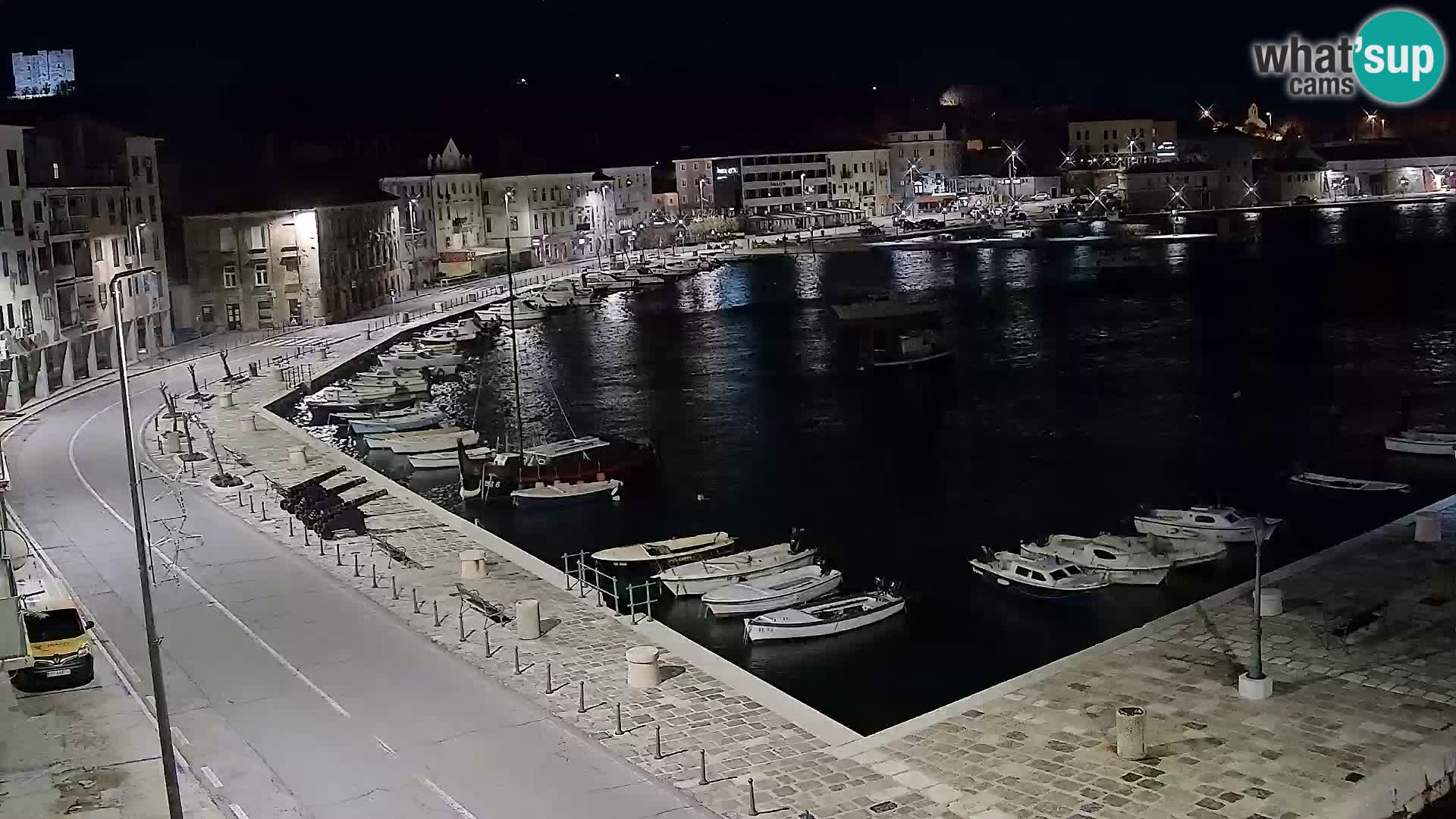 Kamera u živo Senj – Panoramski pogled na senjsku rivu