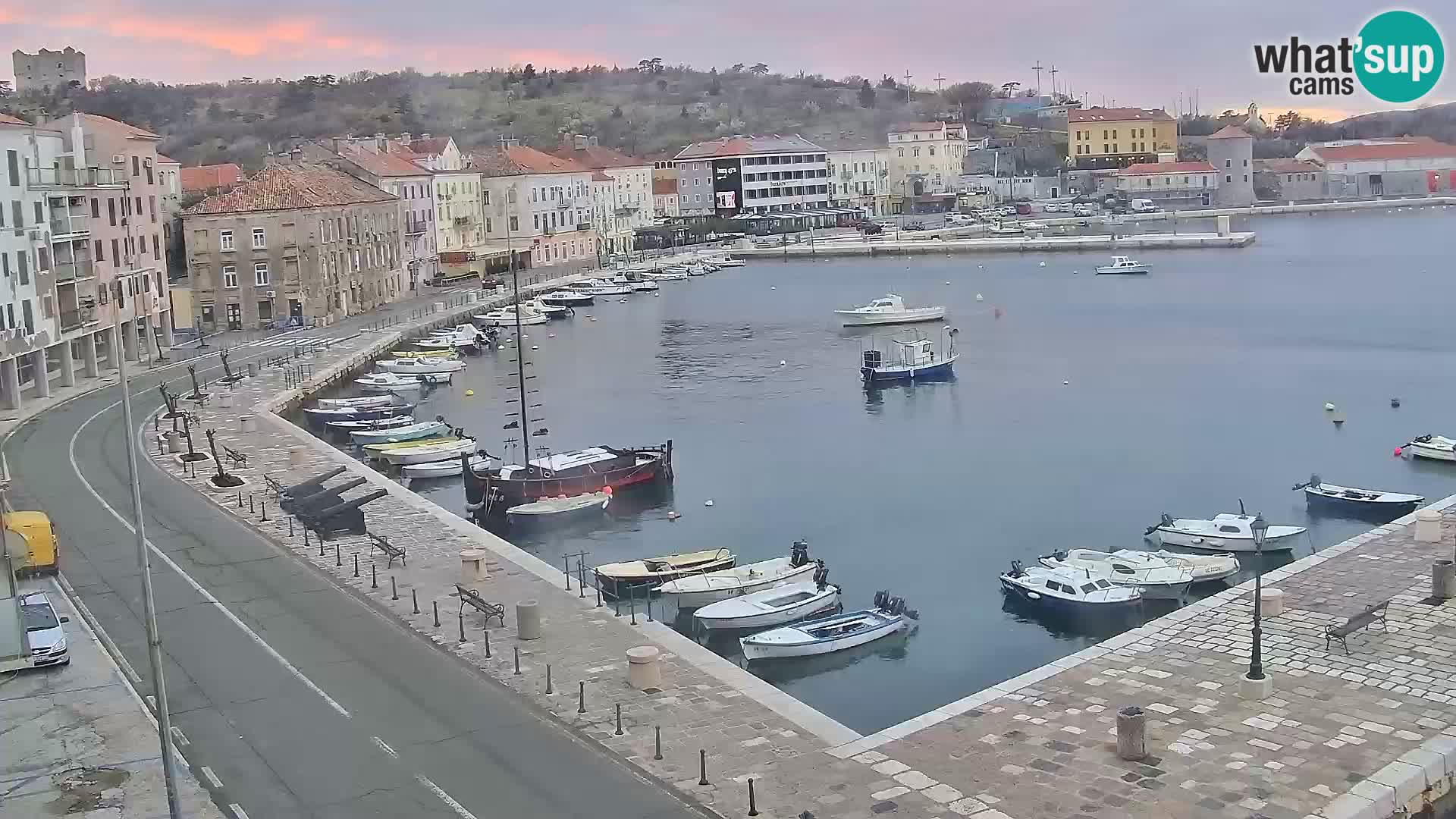 Kamera u živo Senj – Panoramski pogled na senjsku rivu