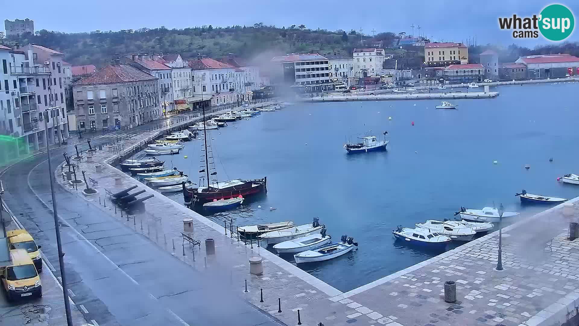 Kamera u živo Senj – Panoramski pogled na senjsku rivu
