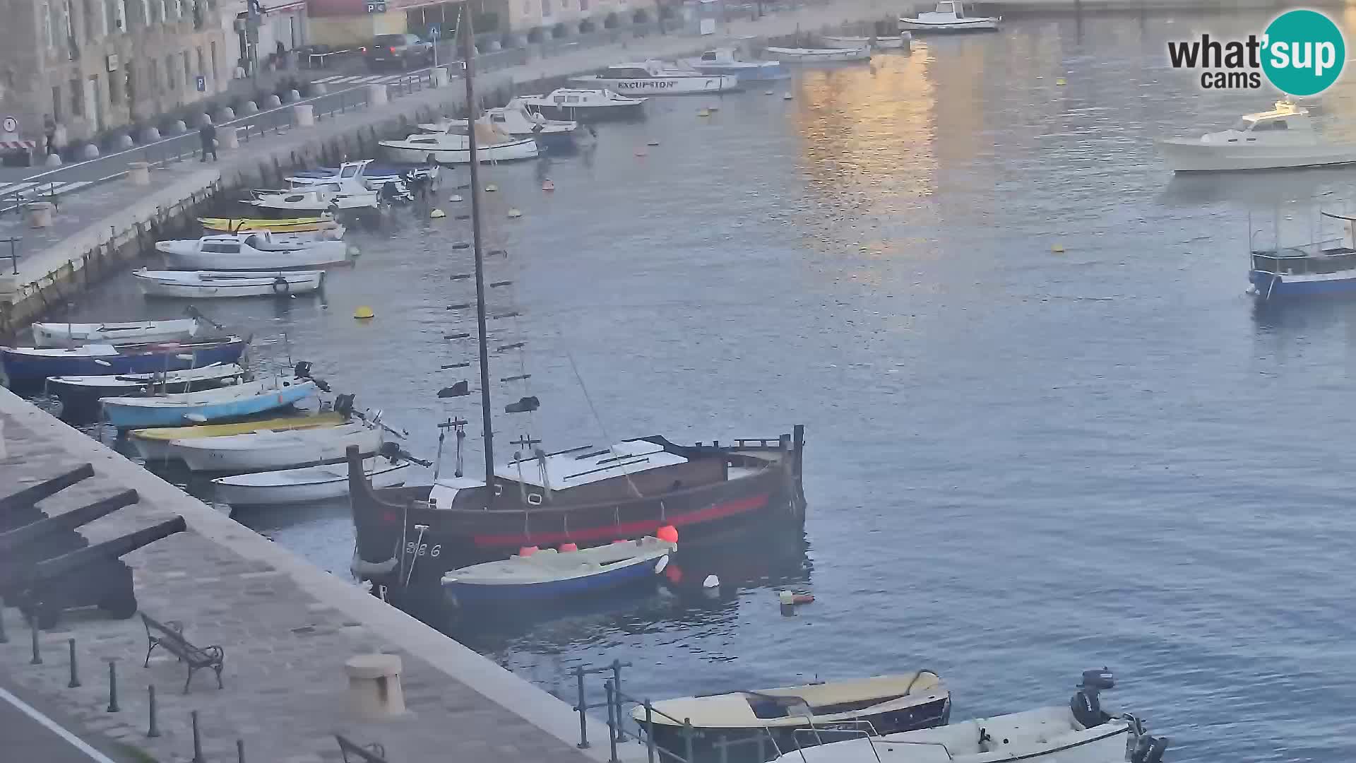 Kamera u živo Senj – Panoramski pogled na senjsku rivu