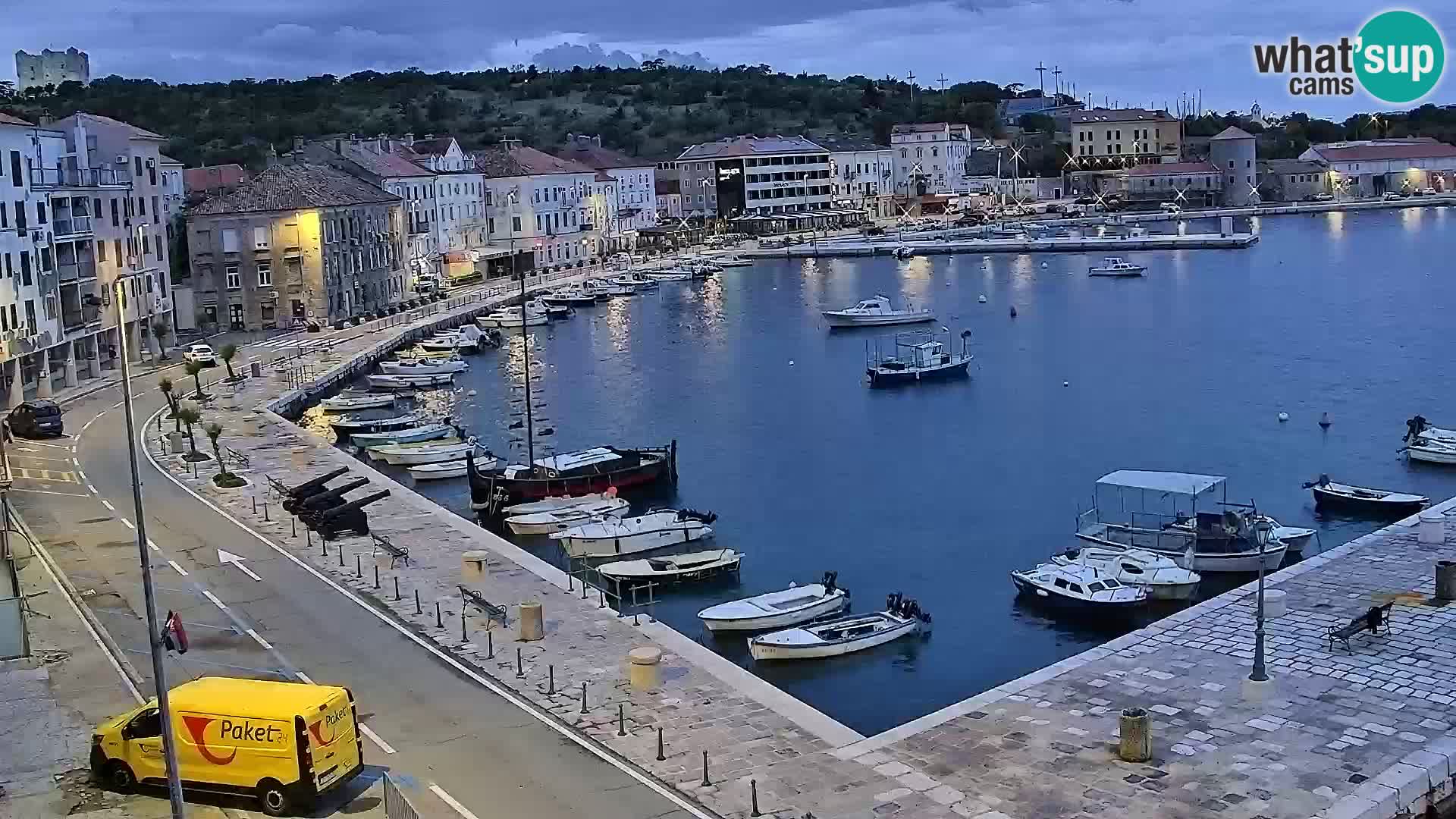 Kamera u živo Senj – Panoramski pogled na senjsku rivu