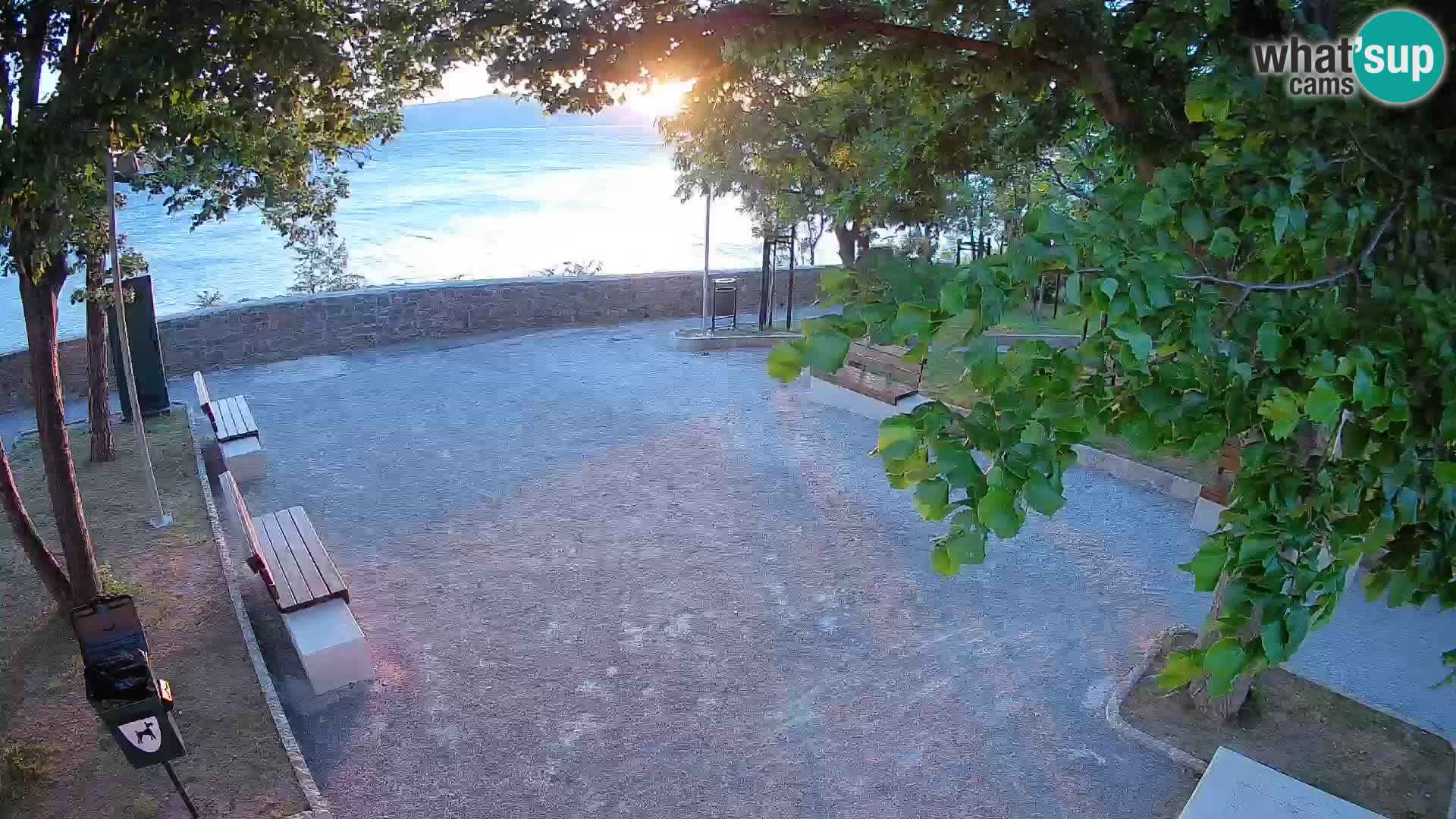 Webcam Senj en direct – Parc des Écrivains et canal du Velebit