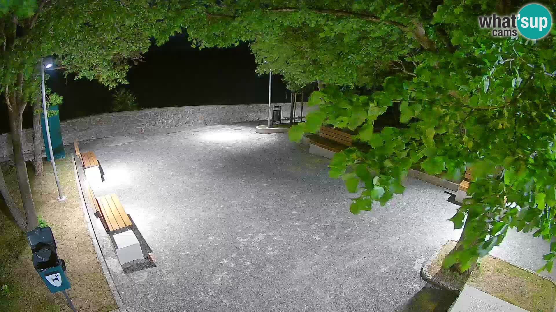 Spletna kamera Senj v živo – Park pisateljev in Velebitski kanal