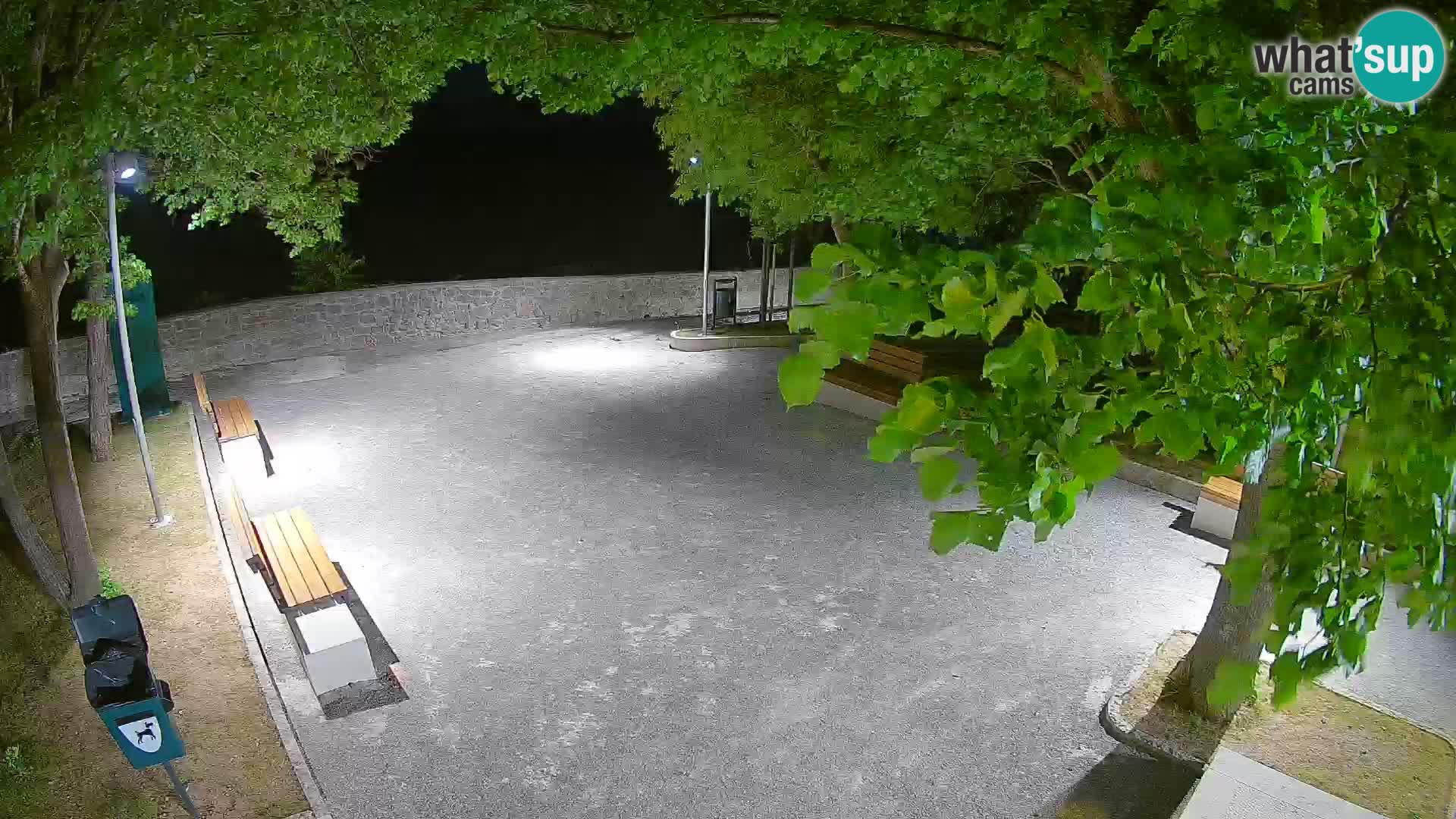 Spletna kamera Senj v živo – Park pisateljev in Velebitski kanal