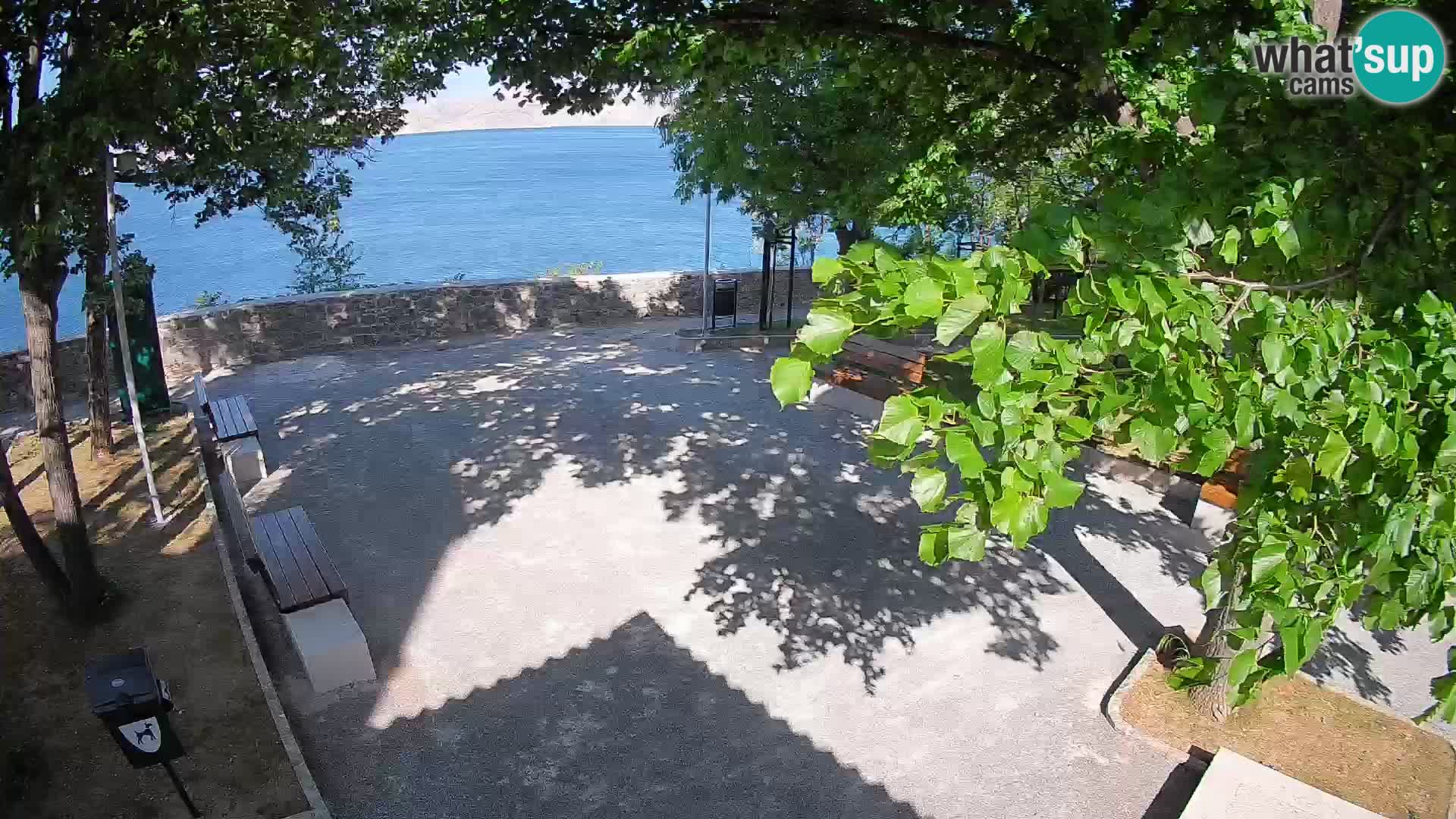 Spletna kamera Senj v živo – Park pisateljev in Velebitski kanal