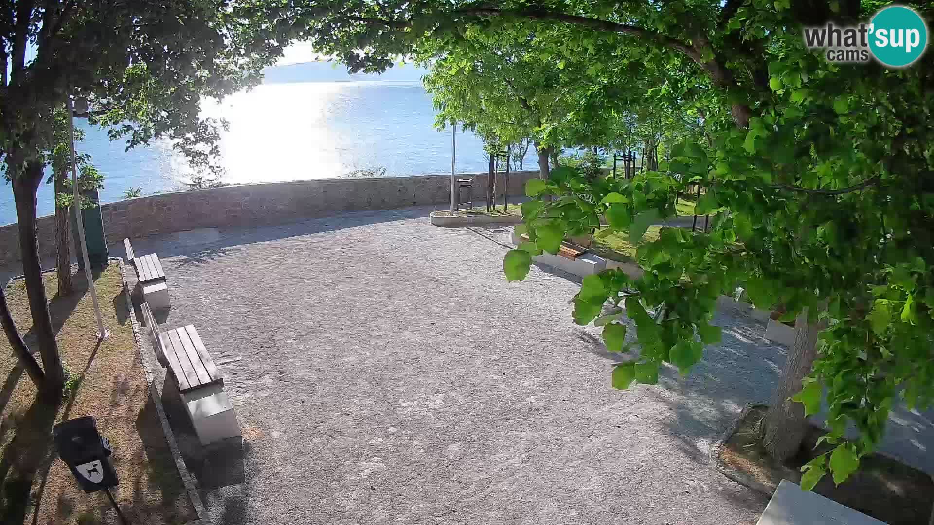 Spletna kamera Senj v živo – Park pisateljev in Velebitski kanal
