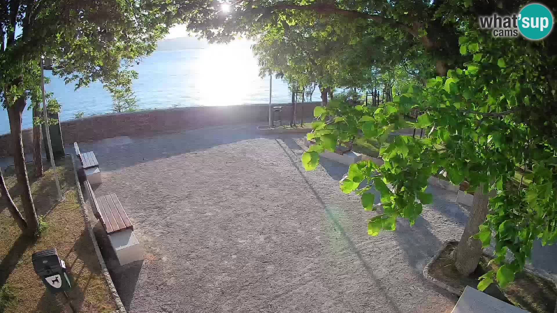 Spletna kamera Senj v živo – Park pisateljev in Velebitski kanal