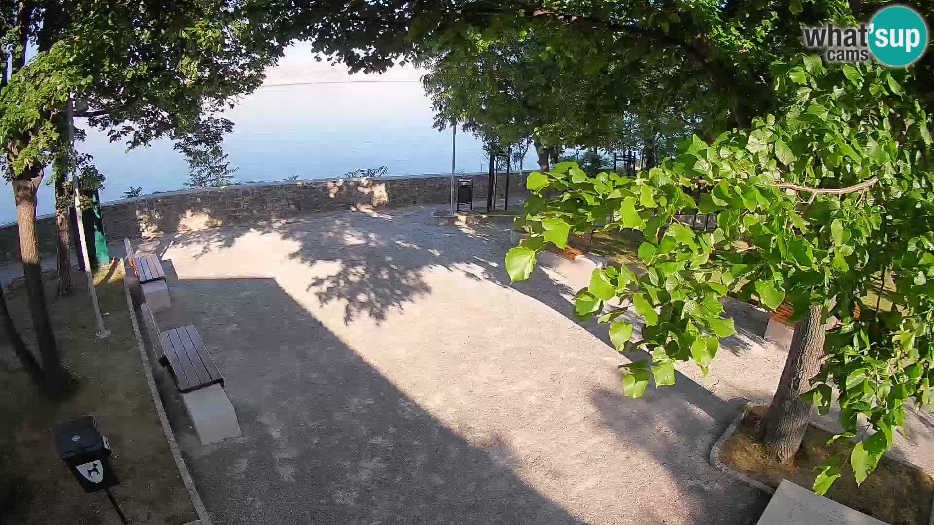 Webcam Senj en direct – Parc des Écrivains et canal du Velebit