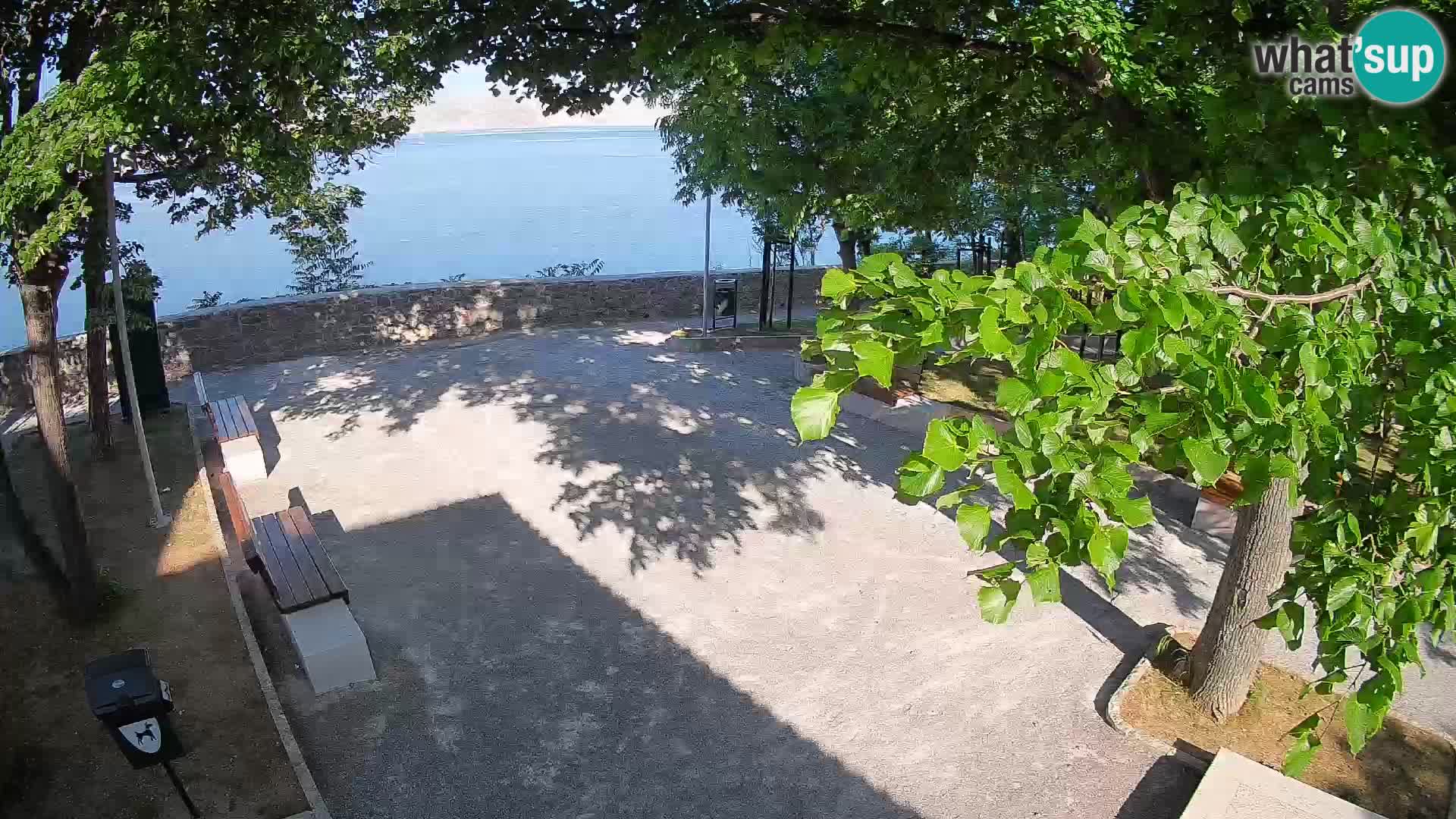 Webcam Senj en direct – Parc des Écrivains et canal du Velebit