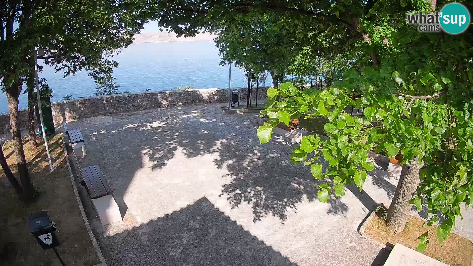 Webcam Senj en direct – Parc des Écrivains et canal du Velebit