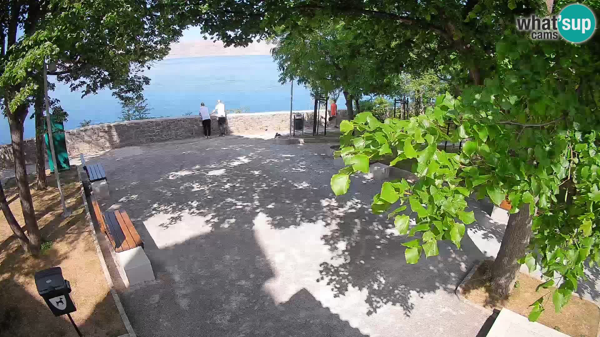 Spletna kamera Senj v živo – Park pisateljev in Velebitski kanal