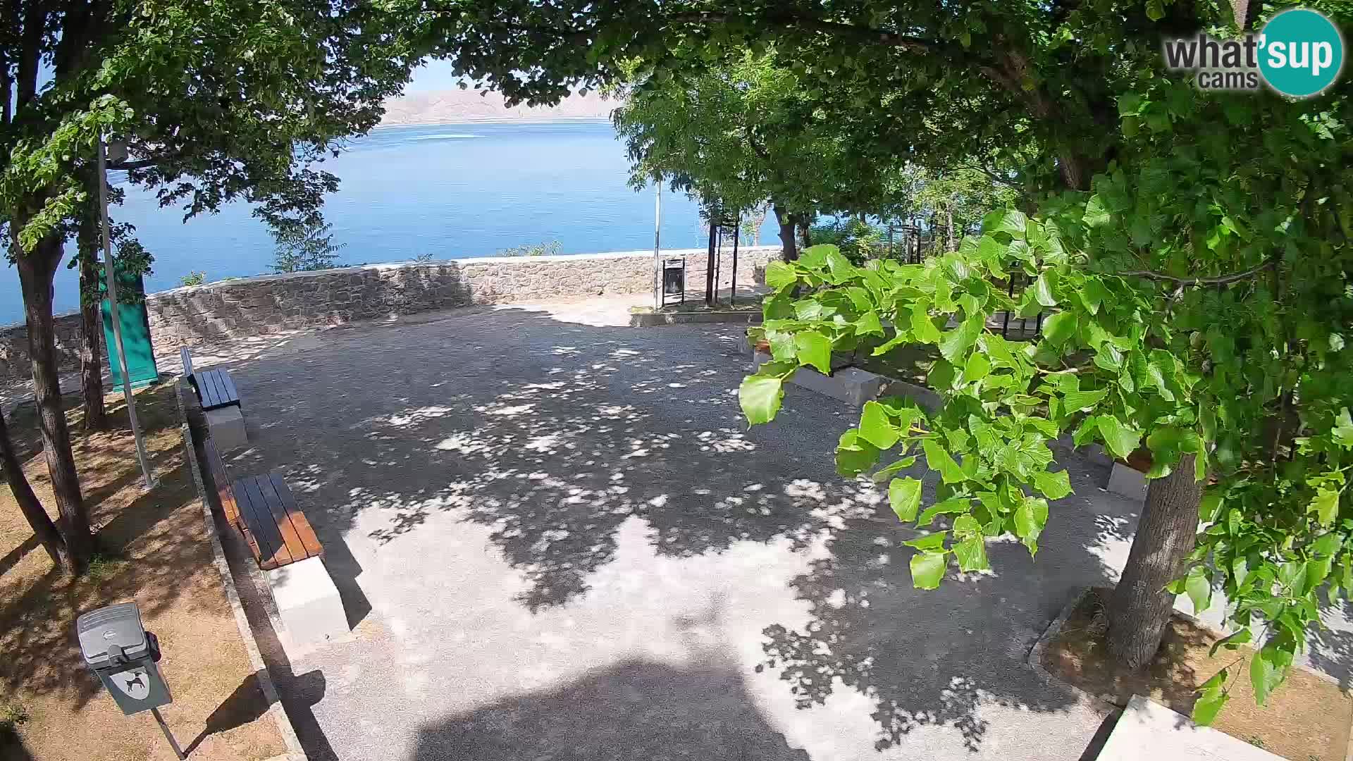 Spletna kamera Senj v živo – Park pisateljev in Velebitski kanal