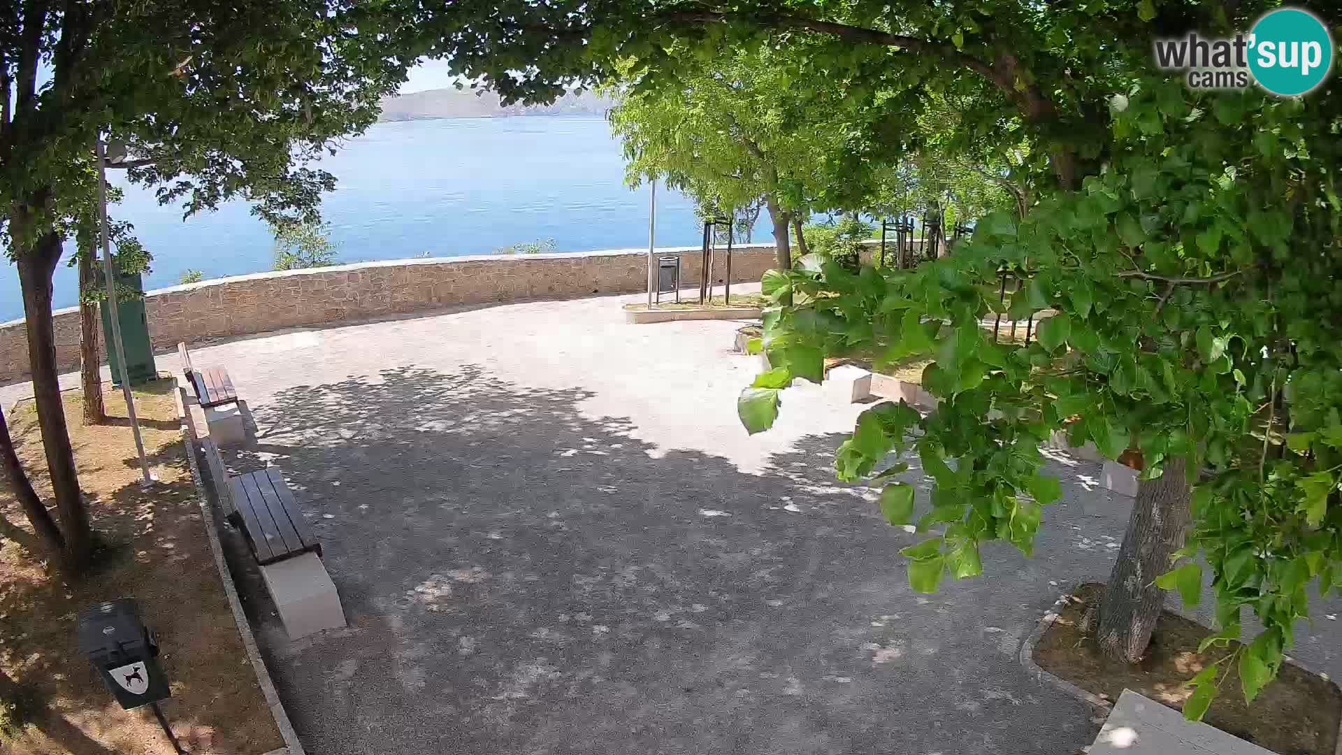 Spletna kamera Senj v živo – Park pisateljev in Velebitski kanal