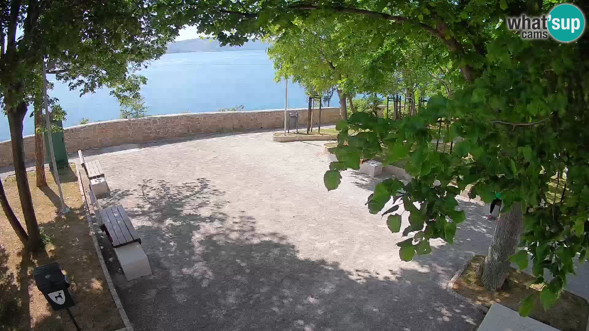 Spletna kamera Senj v živo – Park pisateljev in Velebitski kanal
