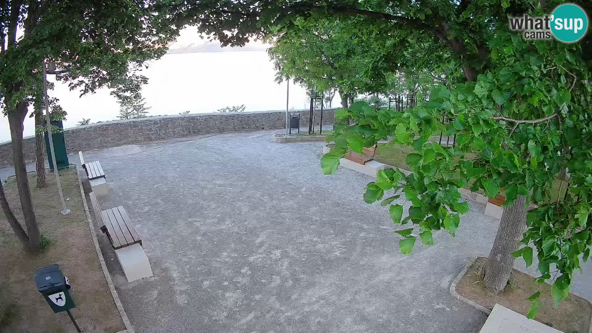 Webcam Senj en direct – Parc des Écrivains et canal du Velebit