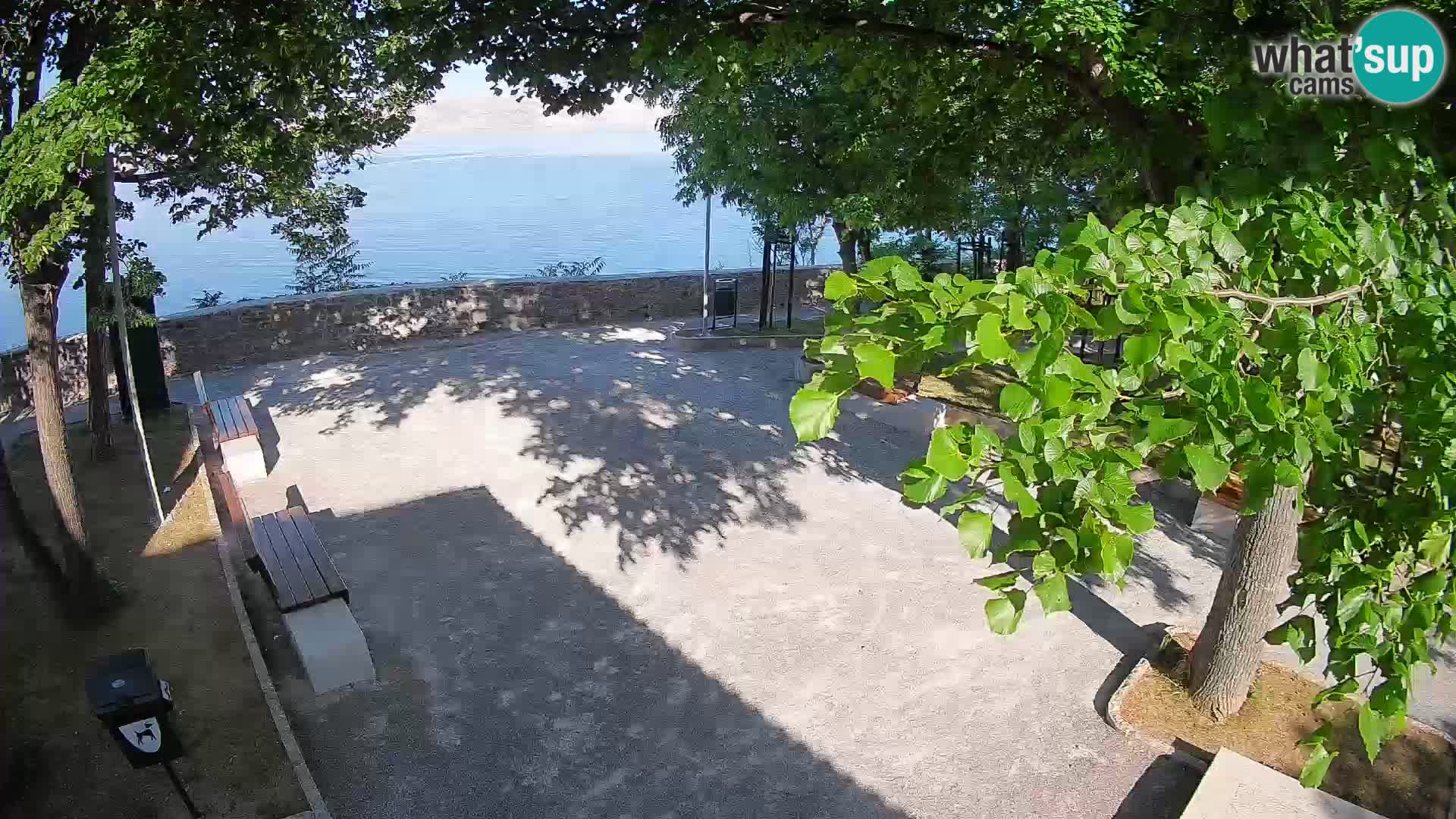 Webcam Senj en direct – Parc des Écrivains et canal du Velebit