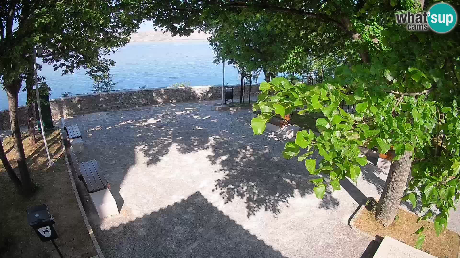 Spletna kamera Senj v živo – Park pisateljev in Velebitski kanal