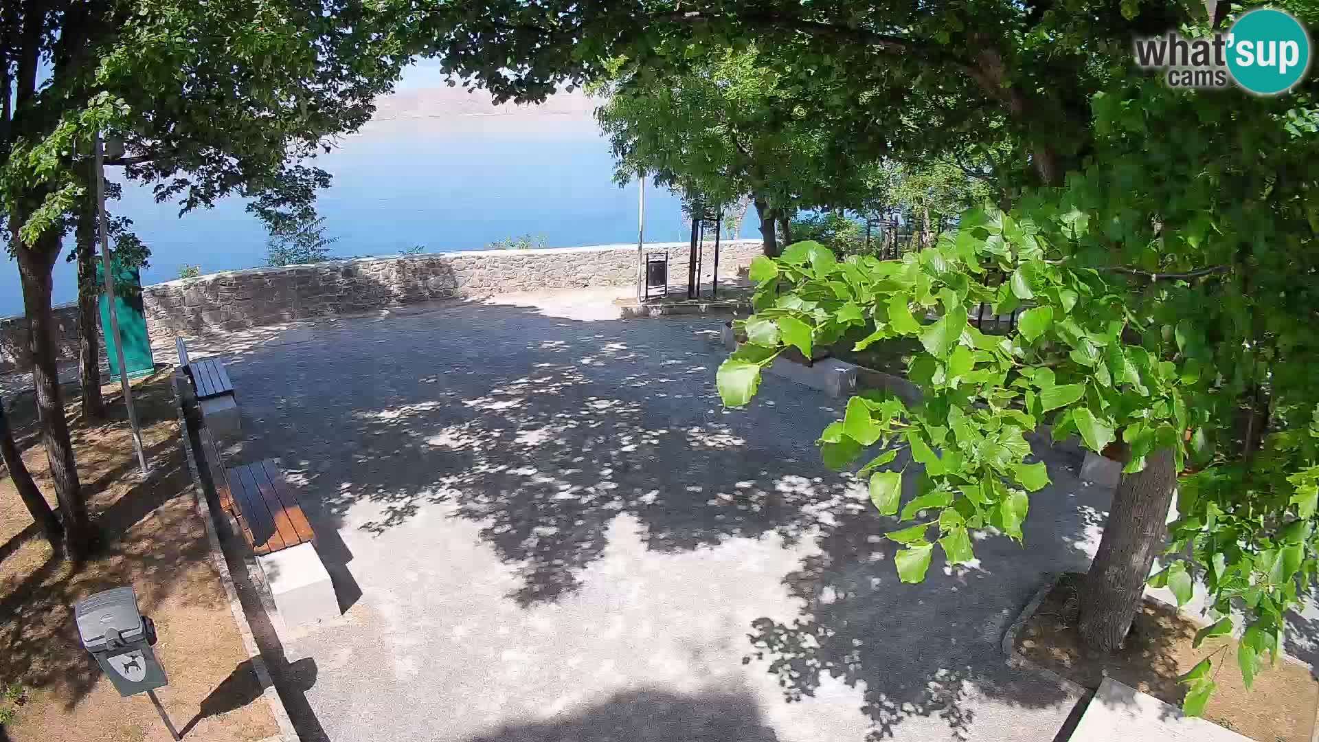 Webcam Senj en direct – Parc des Écrivains et canal du Velebit