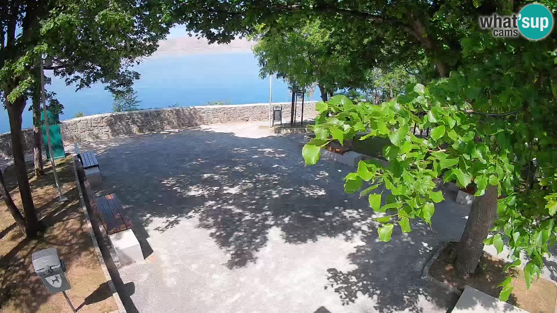 Webcam Senj en direct – Parc des Écrivains et canal du Velebit
