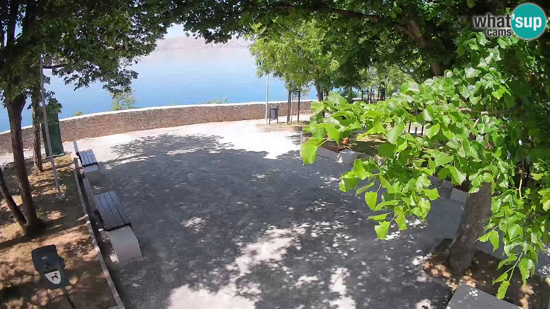 Kamera uživo Senj – Park književnika i Velebitski kanal