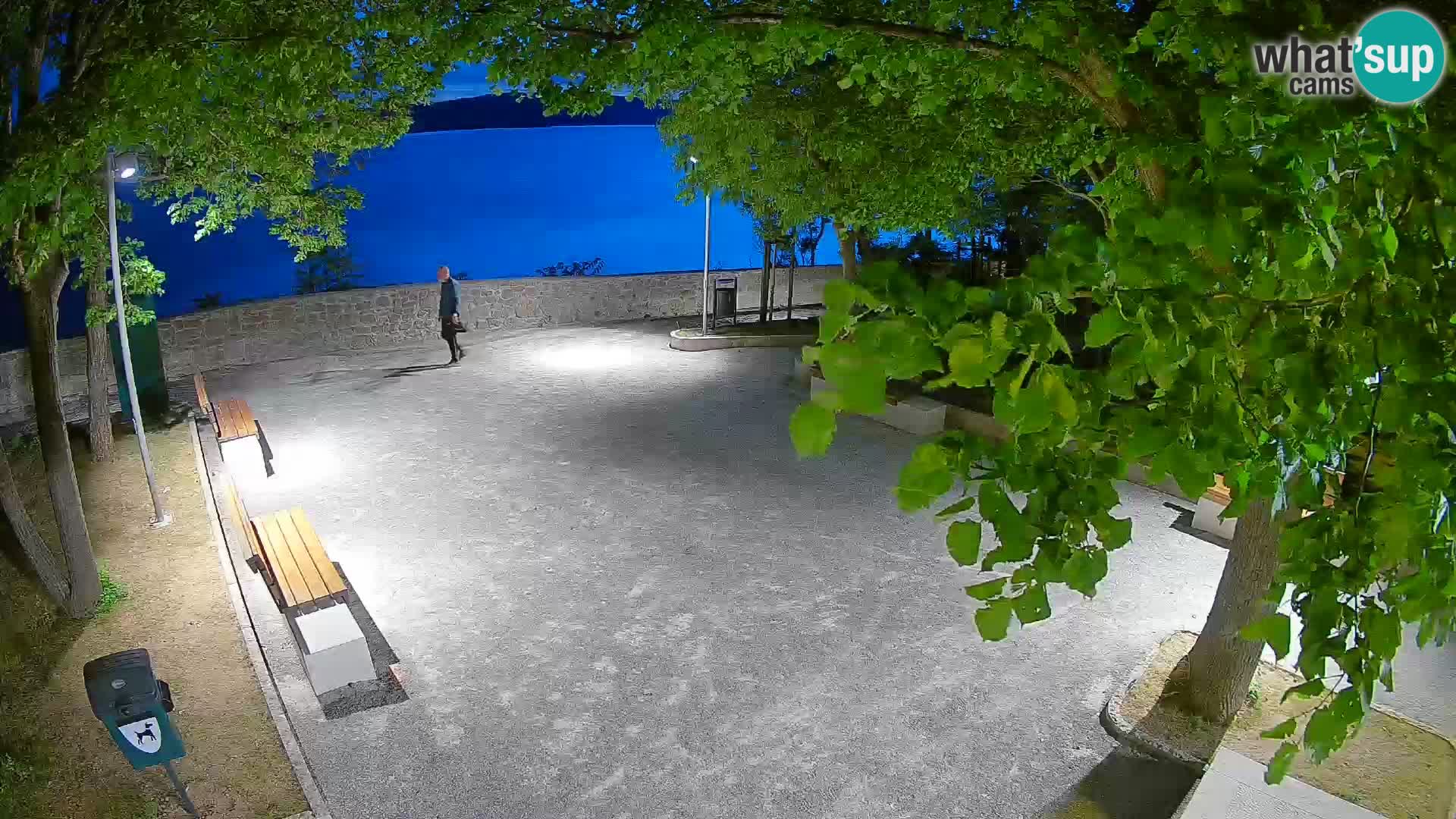 Spletna kamera Senj v živo – Park pisateljev in Velebitski kanal