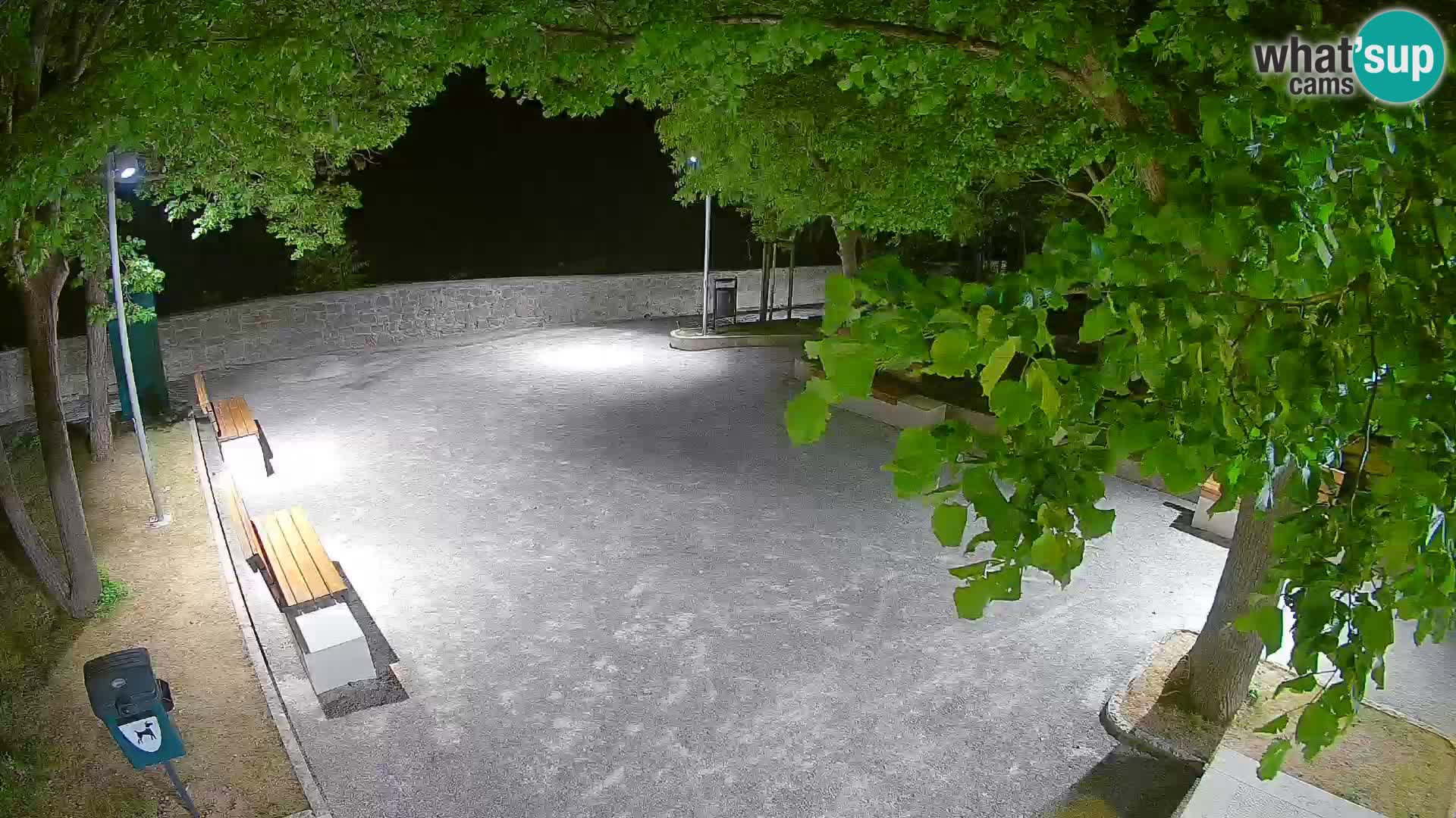 Spletna kamera Senj v živo – Park pisateljev in Velebitski kanal