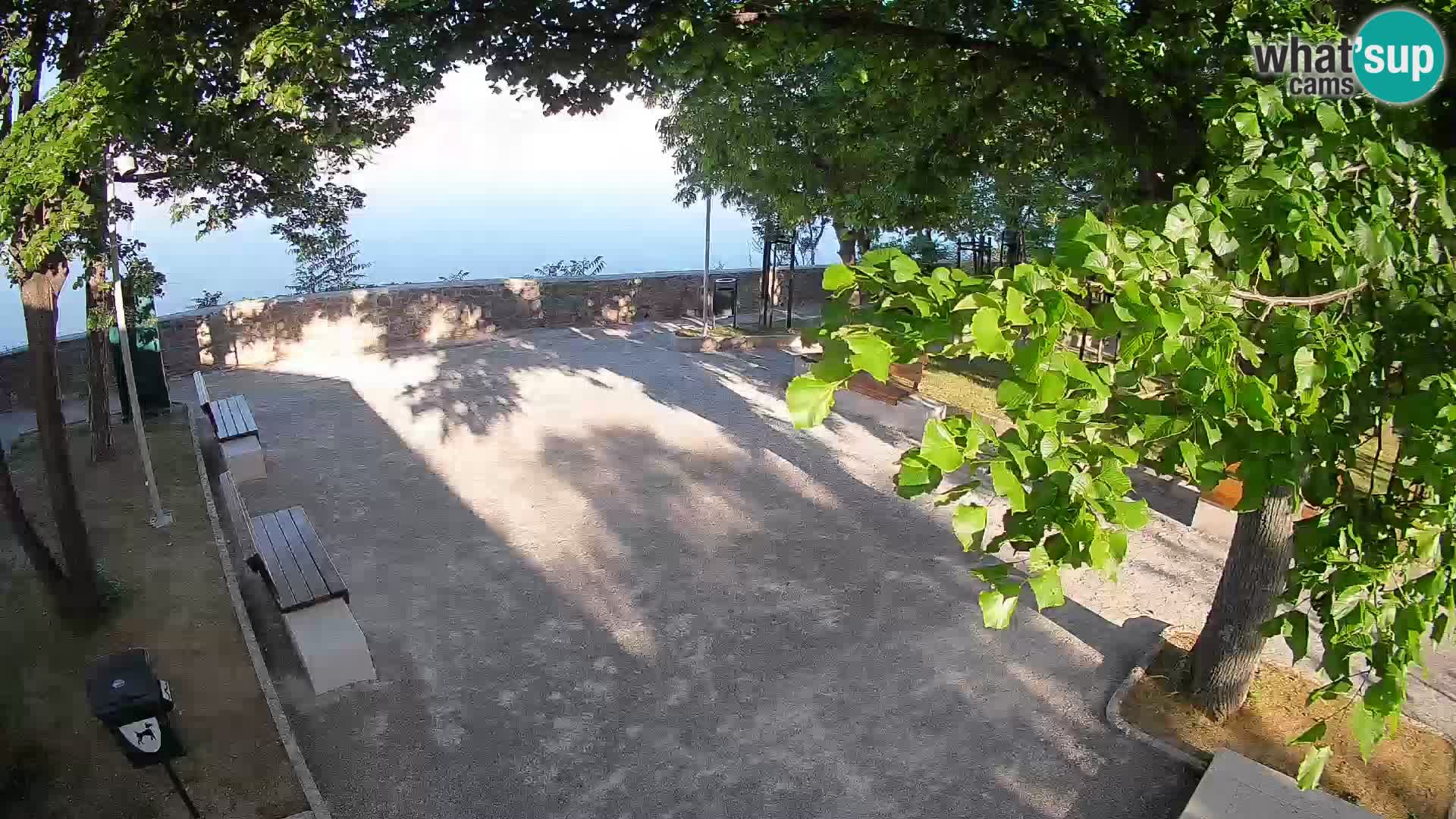 Kamera uživo Senj – Park književnika i Velebitski kanal