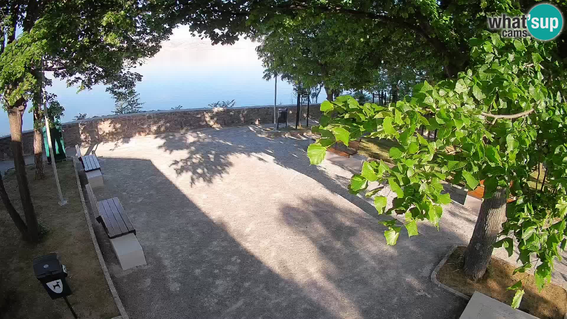 Webcam Senj en direct – Parc des Écrivains et canal du Velebit