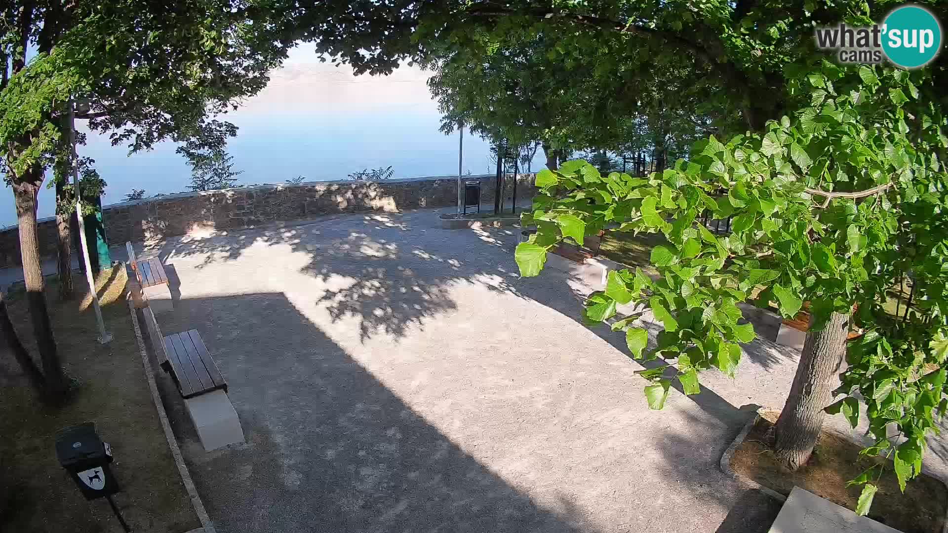 Webcam Senj en direct – Parc des Écrivains et canal du Velebit