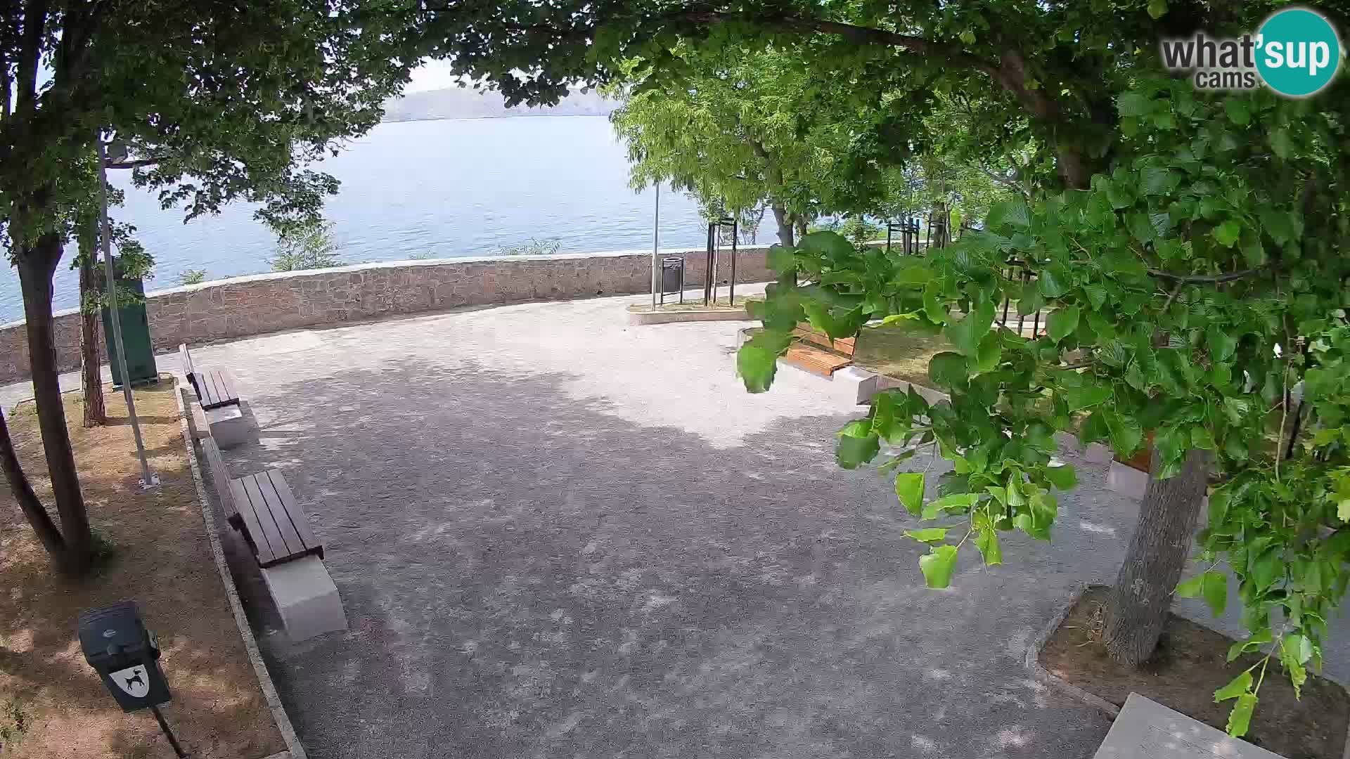 Spletna kamera Senj v živo – Park pisateljev in Velebitski kanal