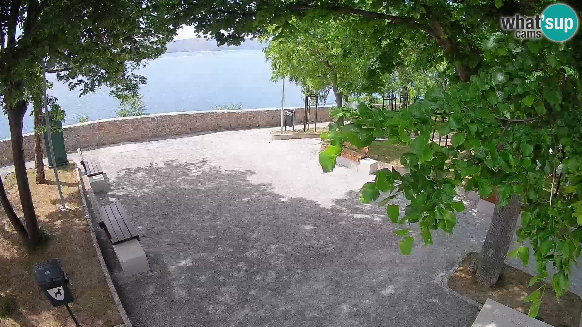 Spletna kamera Senj v živo – Park pisateljev in Velebitski kanal