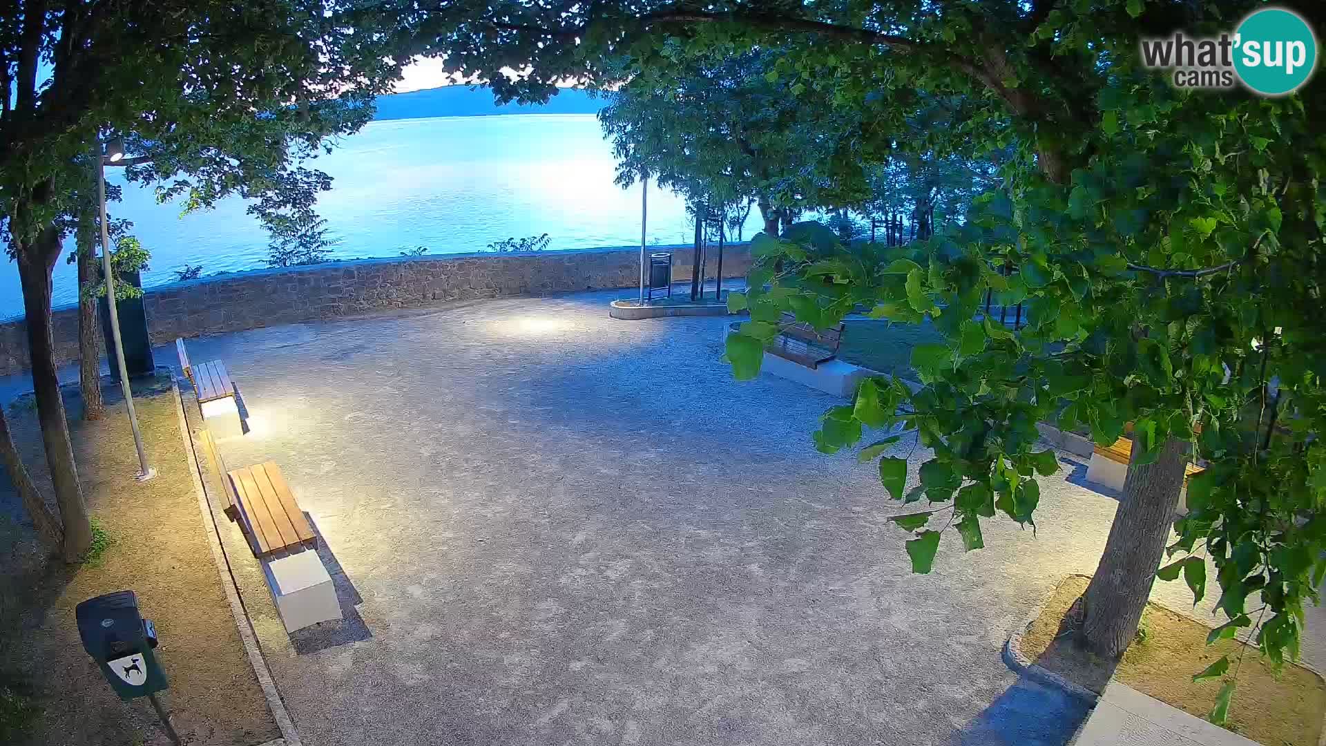 Kamera uživo Senj – Park književnika i Velebitski kanal