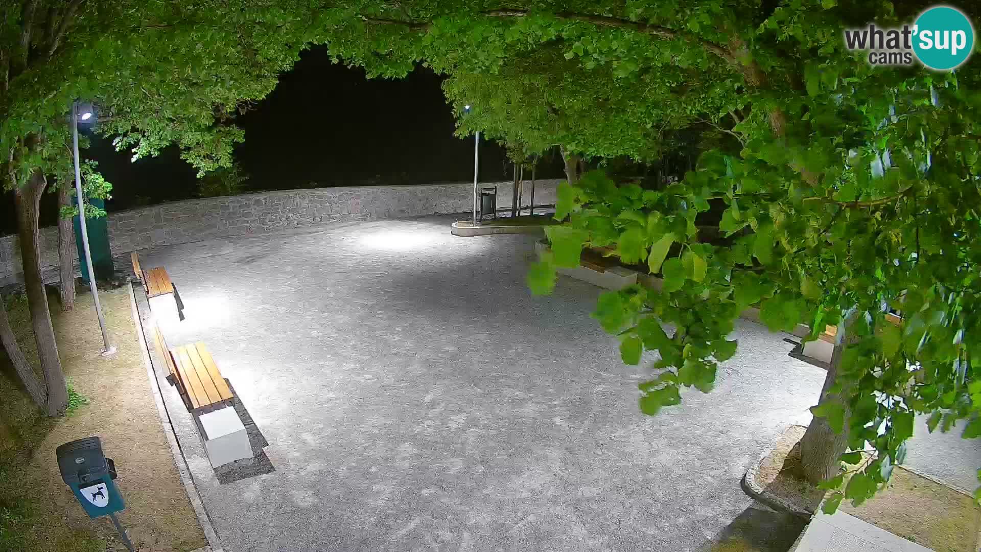 Spletna kamera Senj v živo – Park pisateljev in Velebitski kanal