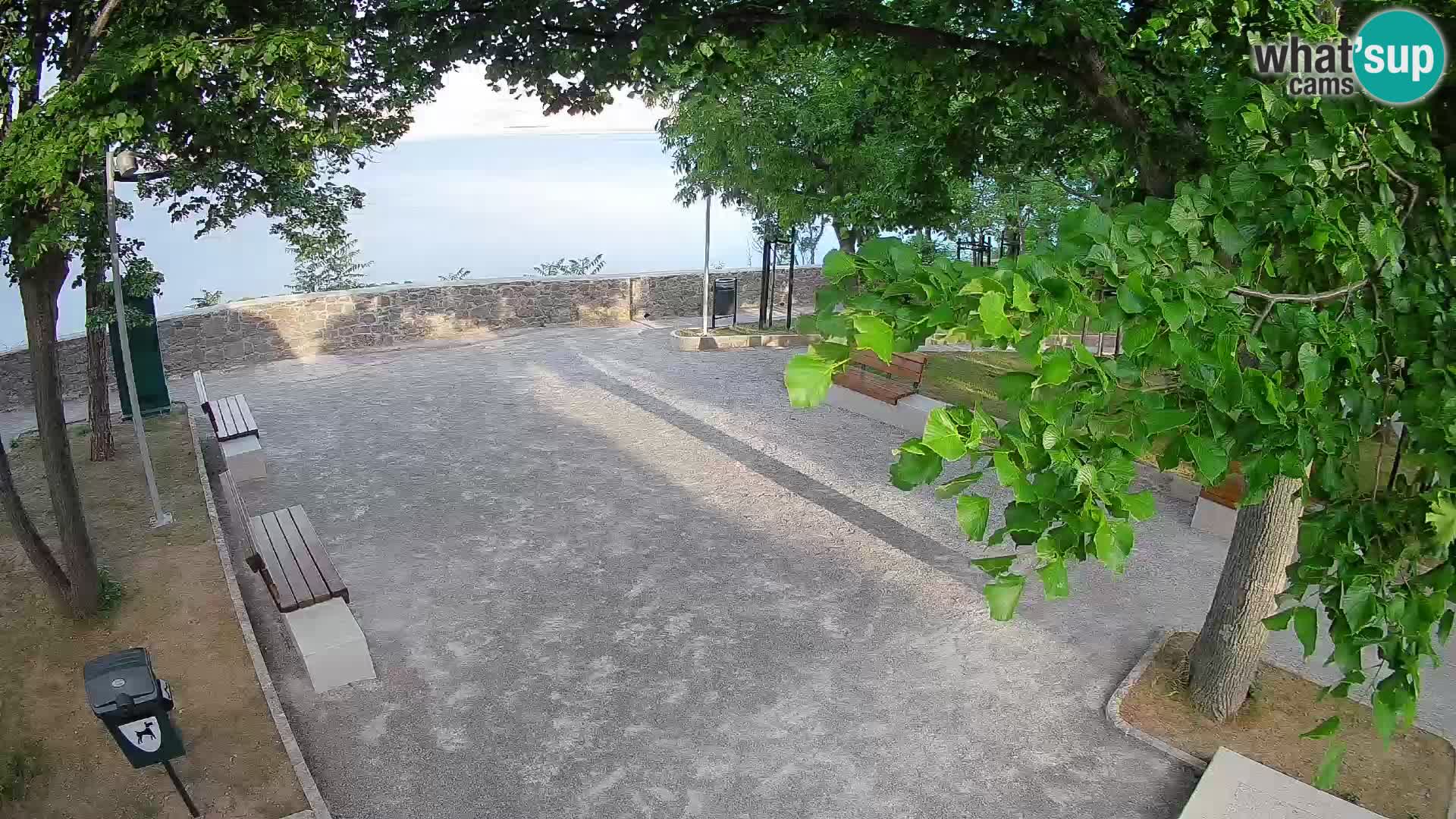 Webcam Senj en direct – Parc des Écrivains et canal du Velebit