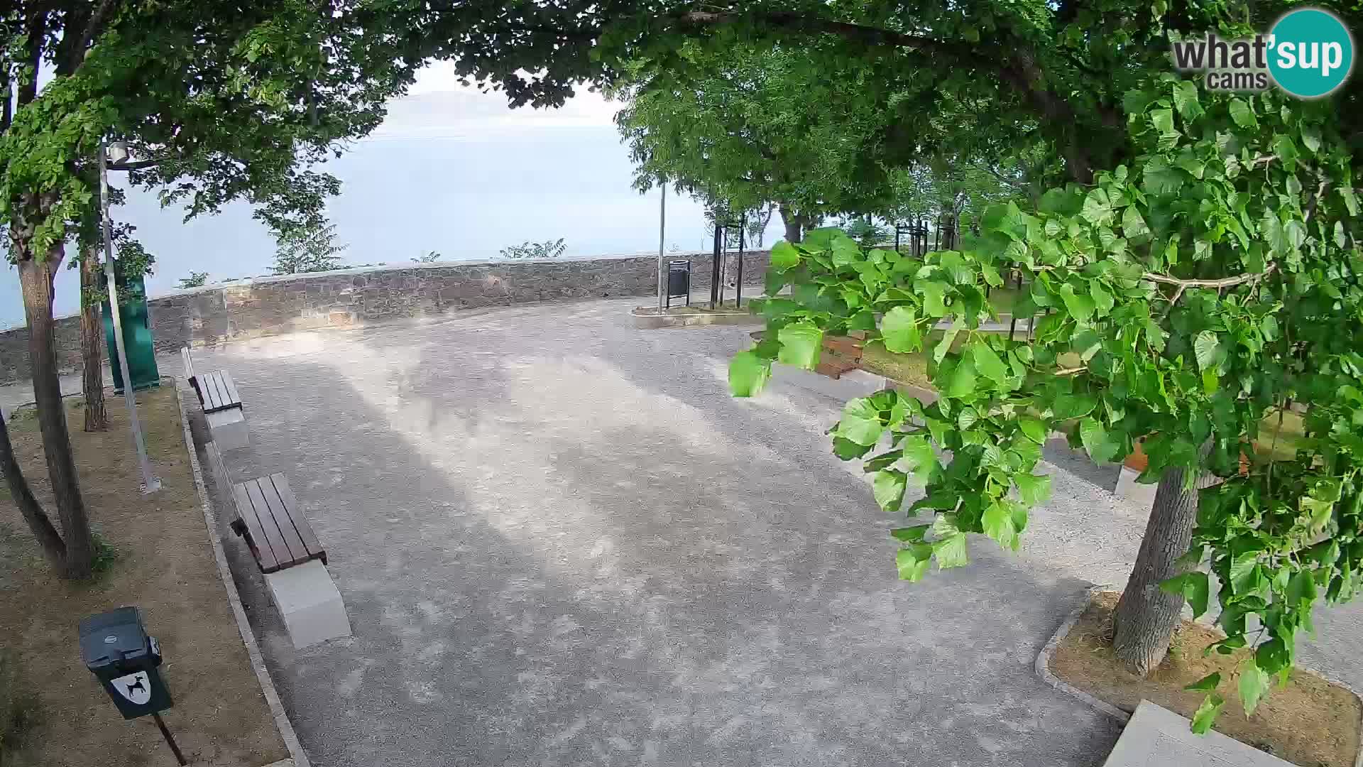 Kamera uživo Senj – Park književnika i Velebitski kanal