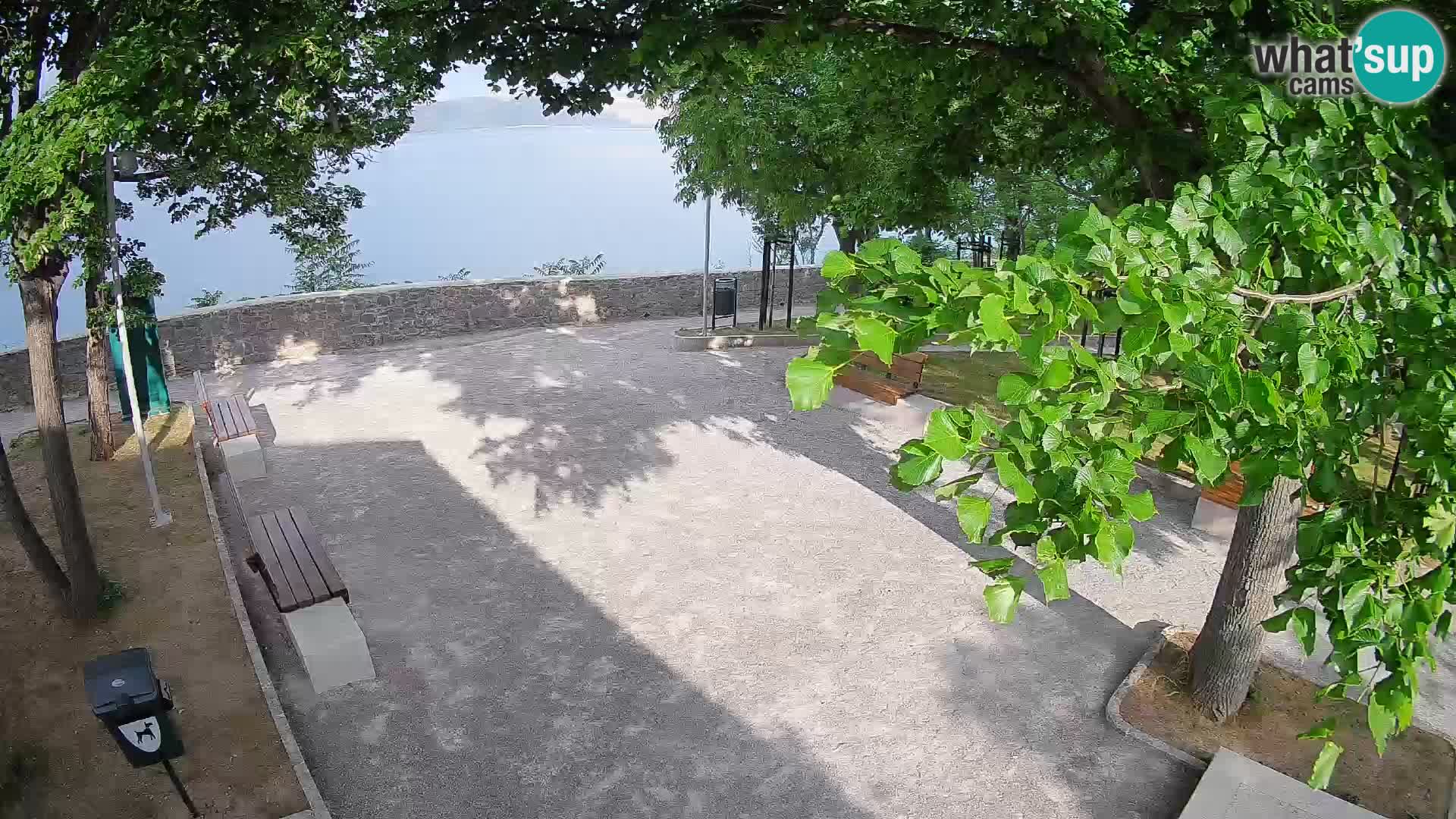 Kamera uživo Senj – Park književnika i Velebitski kanal