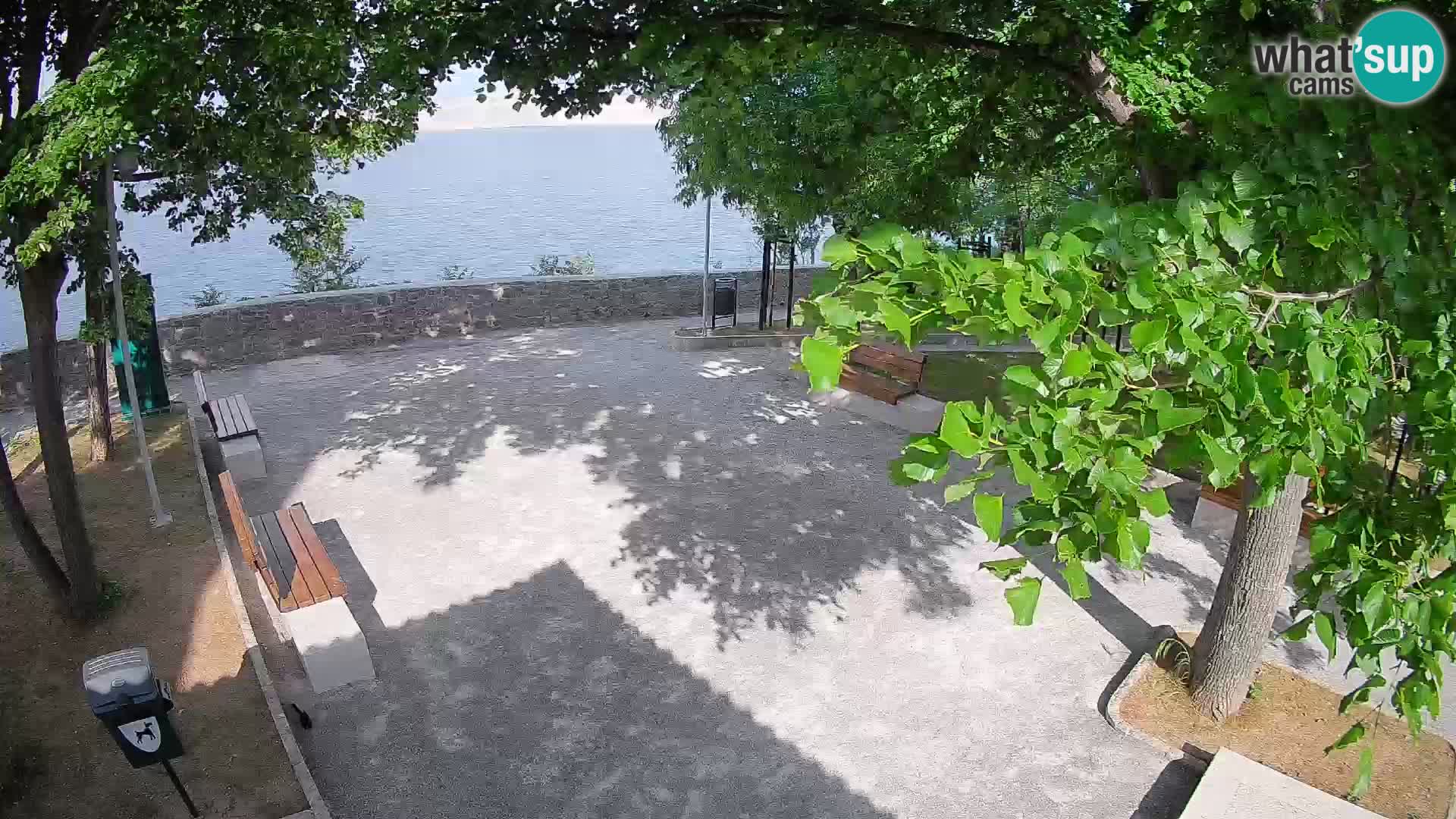 Spletna kamera Senj v živo – Park pisateljev in Velebitski kanal