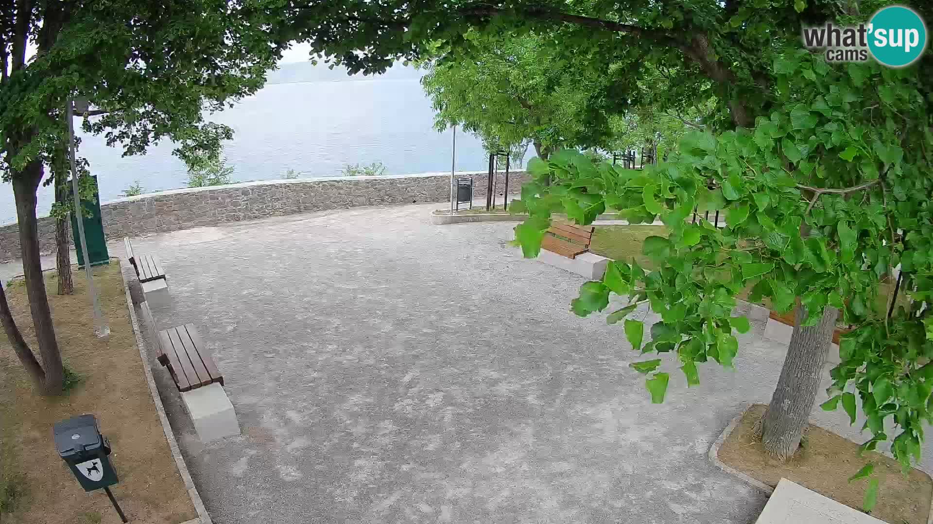 Spletna kamera Senj v živo – Park pisateljev in Velebitski kanal