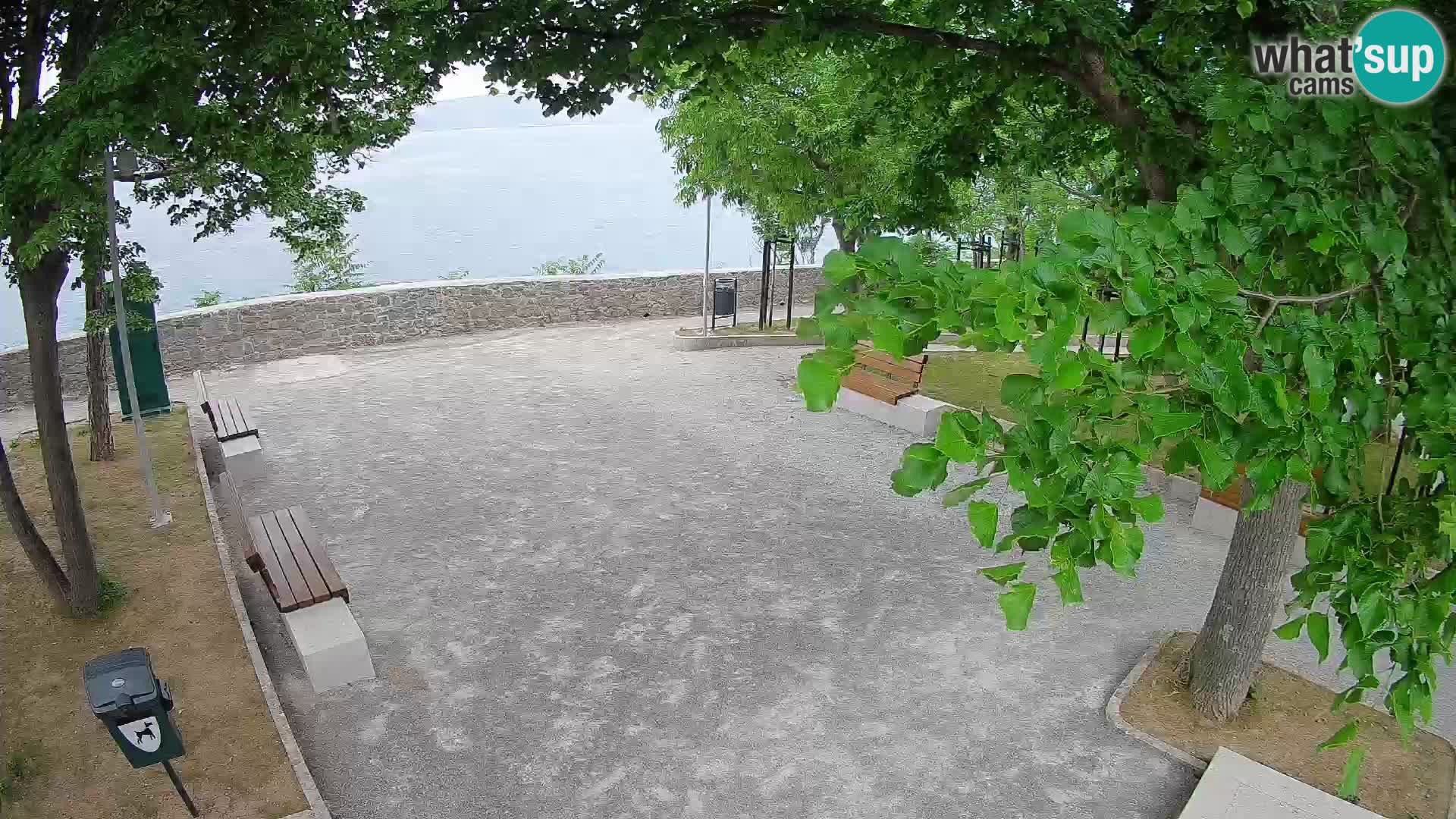Spletna kamera Senj v živo – Park pisateljev in Velebitski kanal