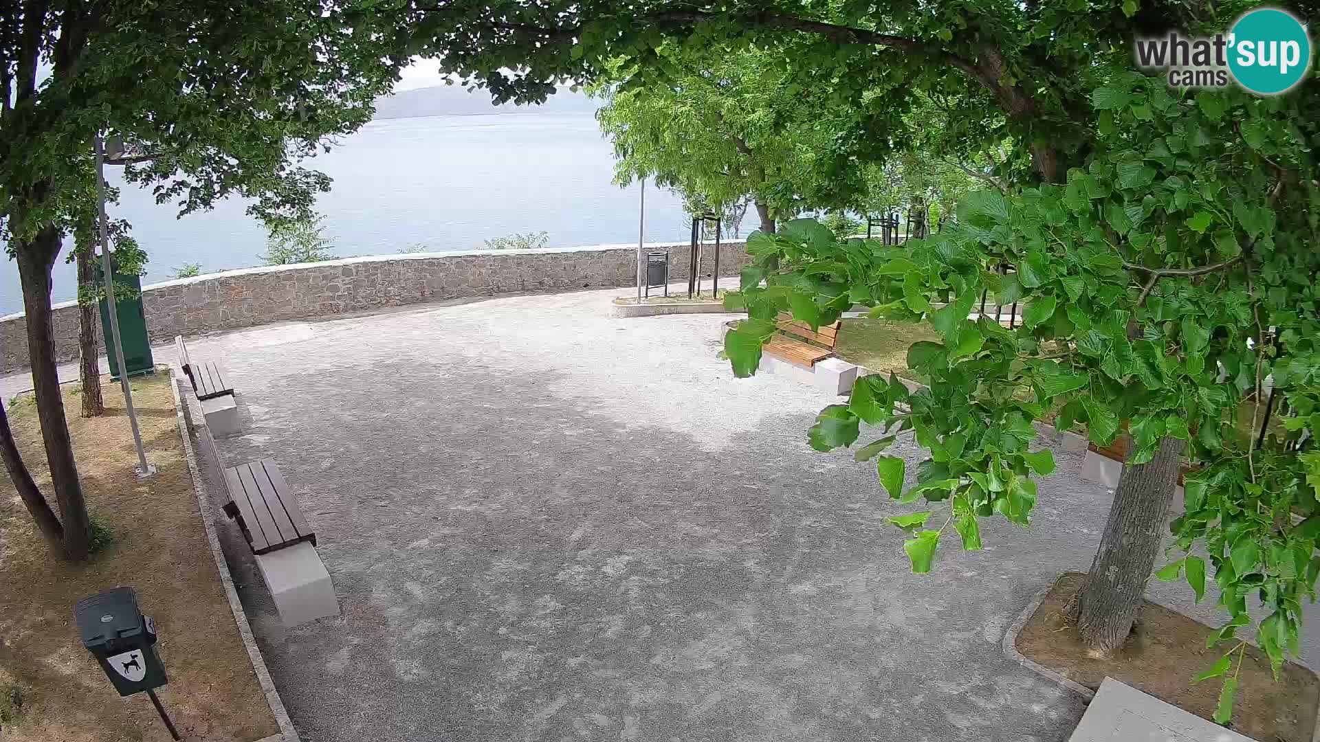Spletna kamera Senj v živo – Park pisateljev in Velebitski kanal