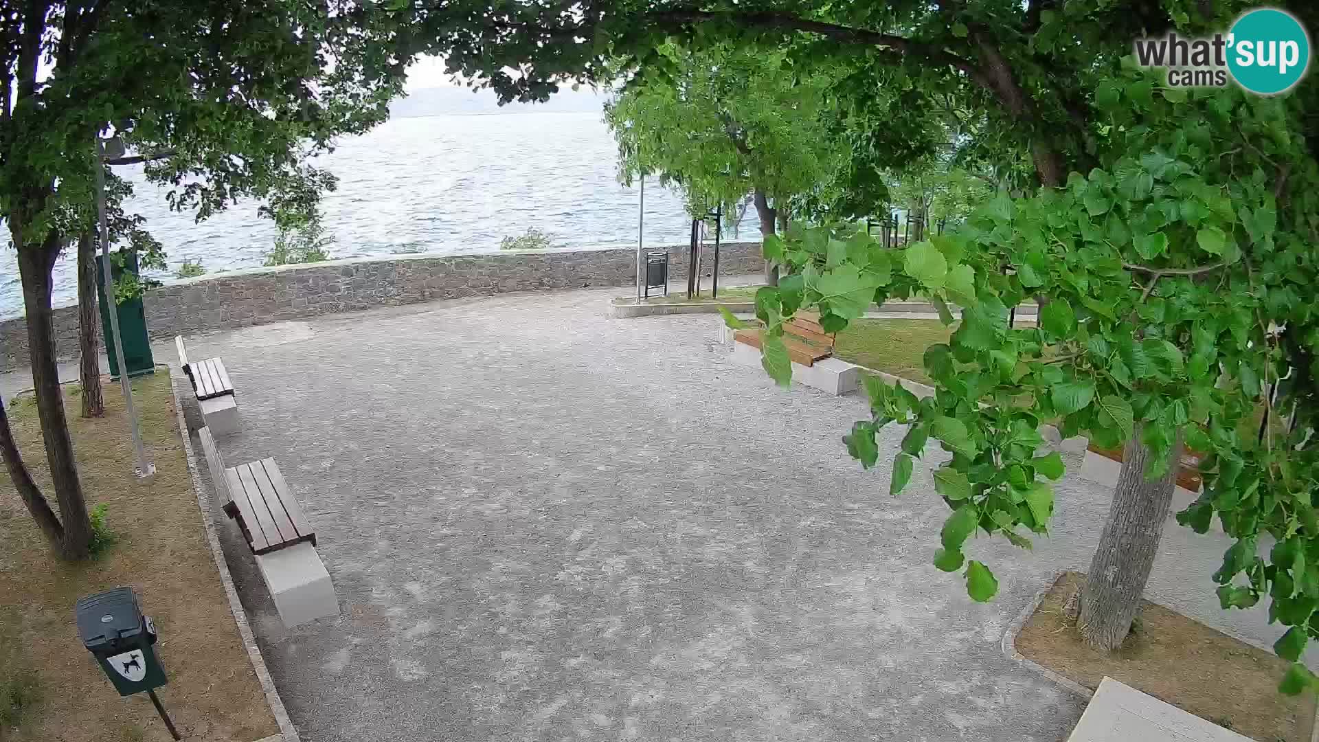 Spletna kamera Senj v živo – Park pisateljev in Velebitski kanal
