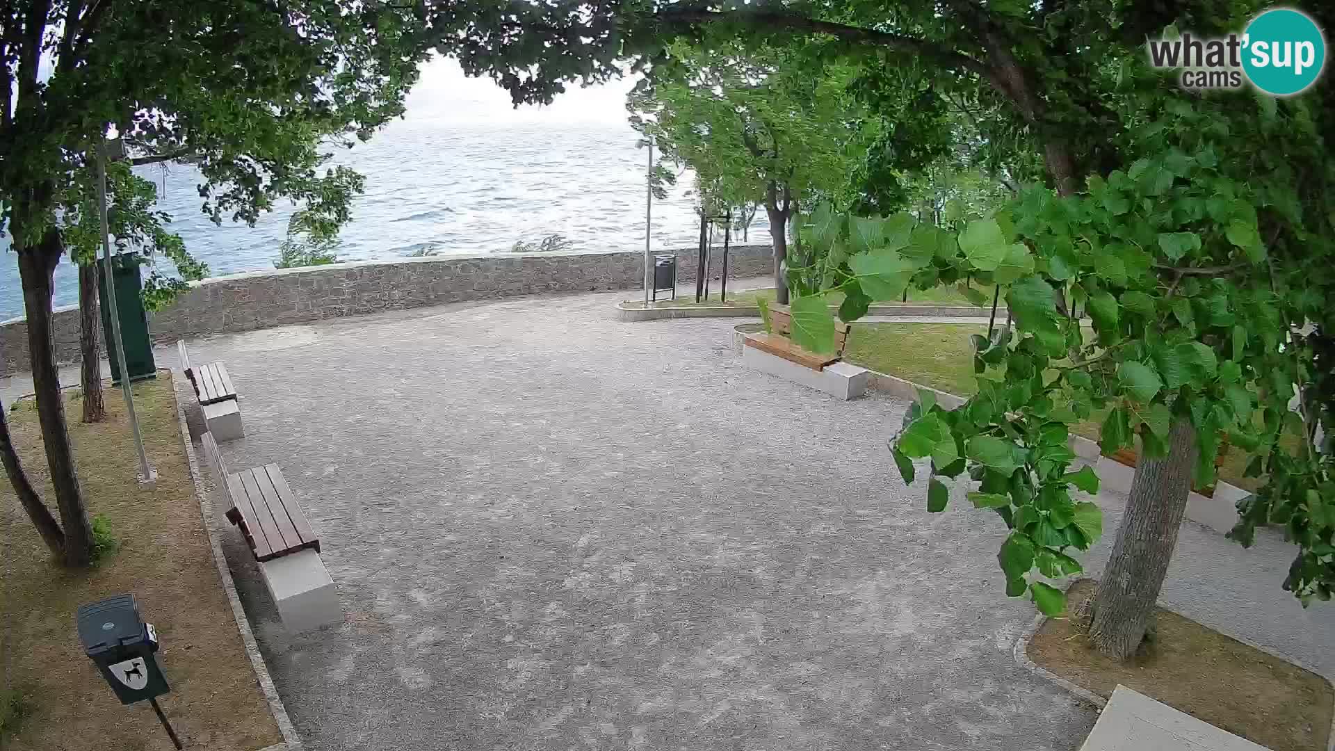 Spletna kamera Senj v živo – Park pisateljev in Velebitski kanal