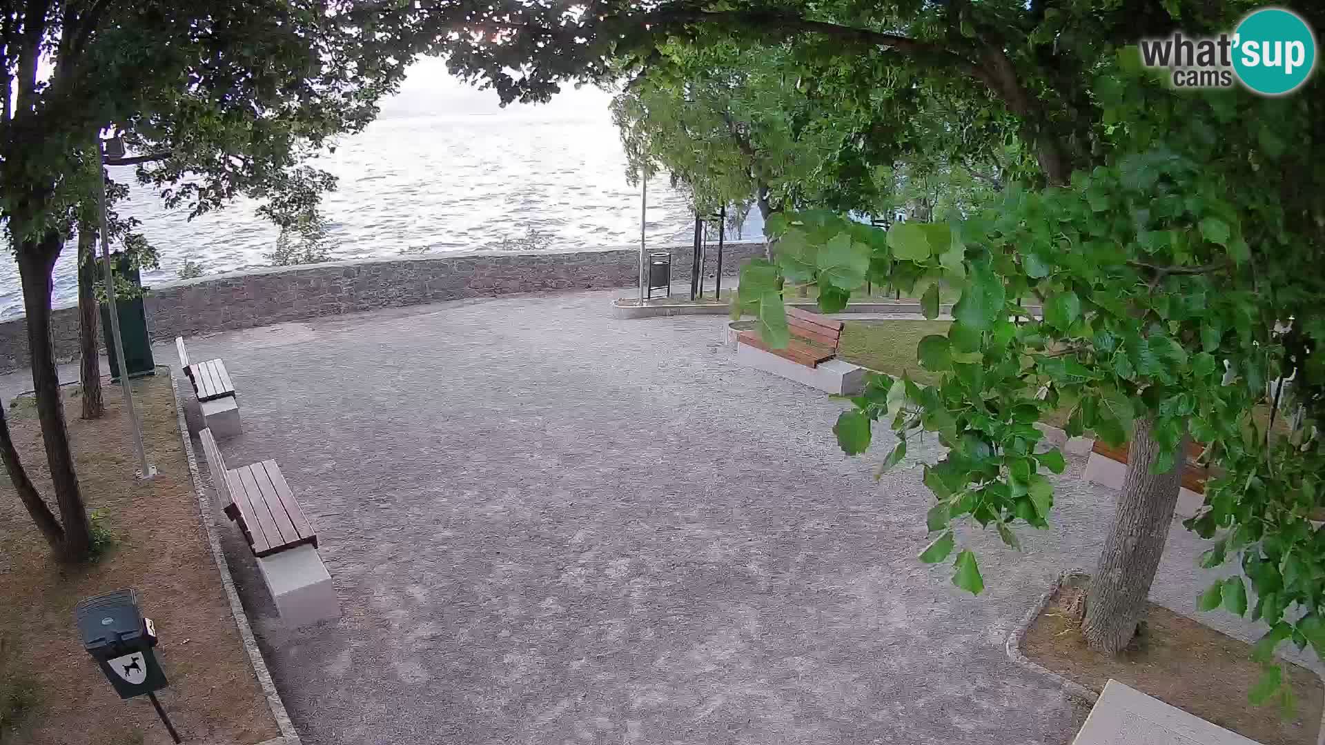 Spletna kamera Senj v živo – Park pisateljev in Velebitski kanal