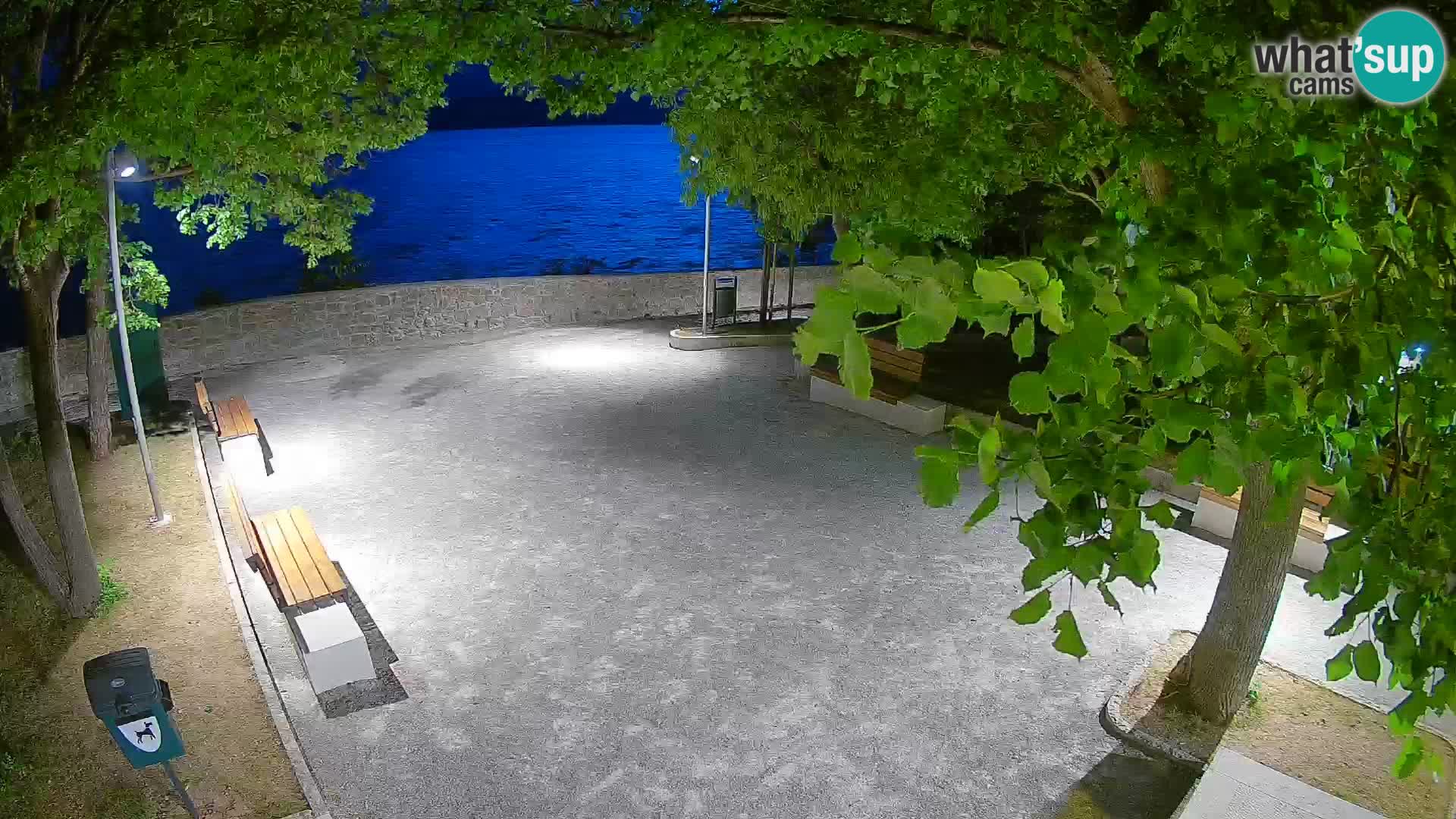 Spletna kamera Senj v živo – Park pisateljev in Velebitski kanal